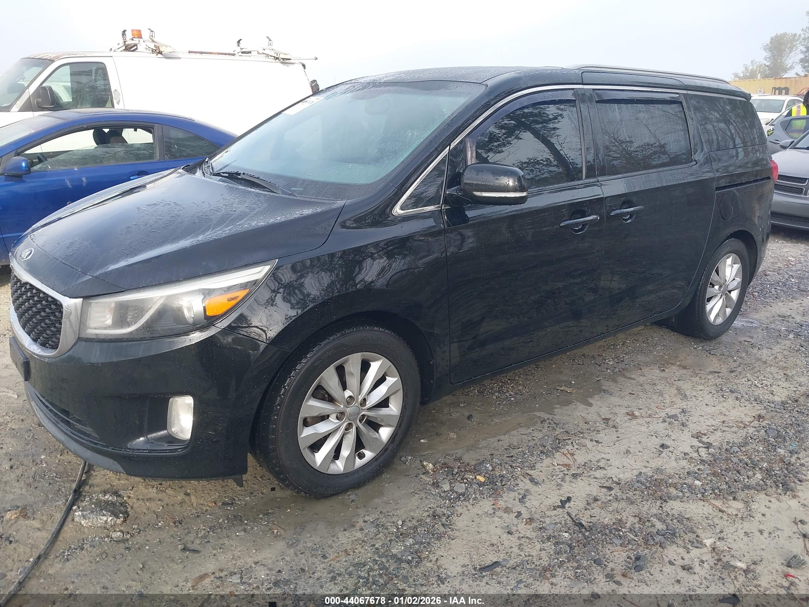 KIA SEDONA image 2