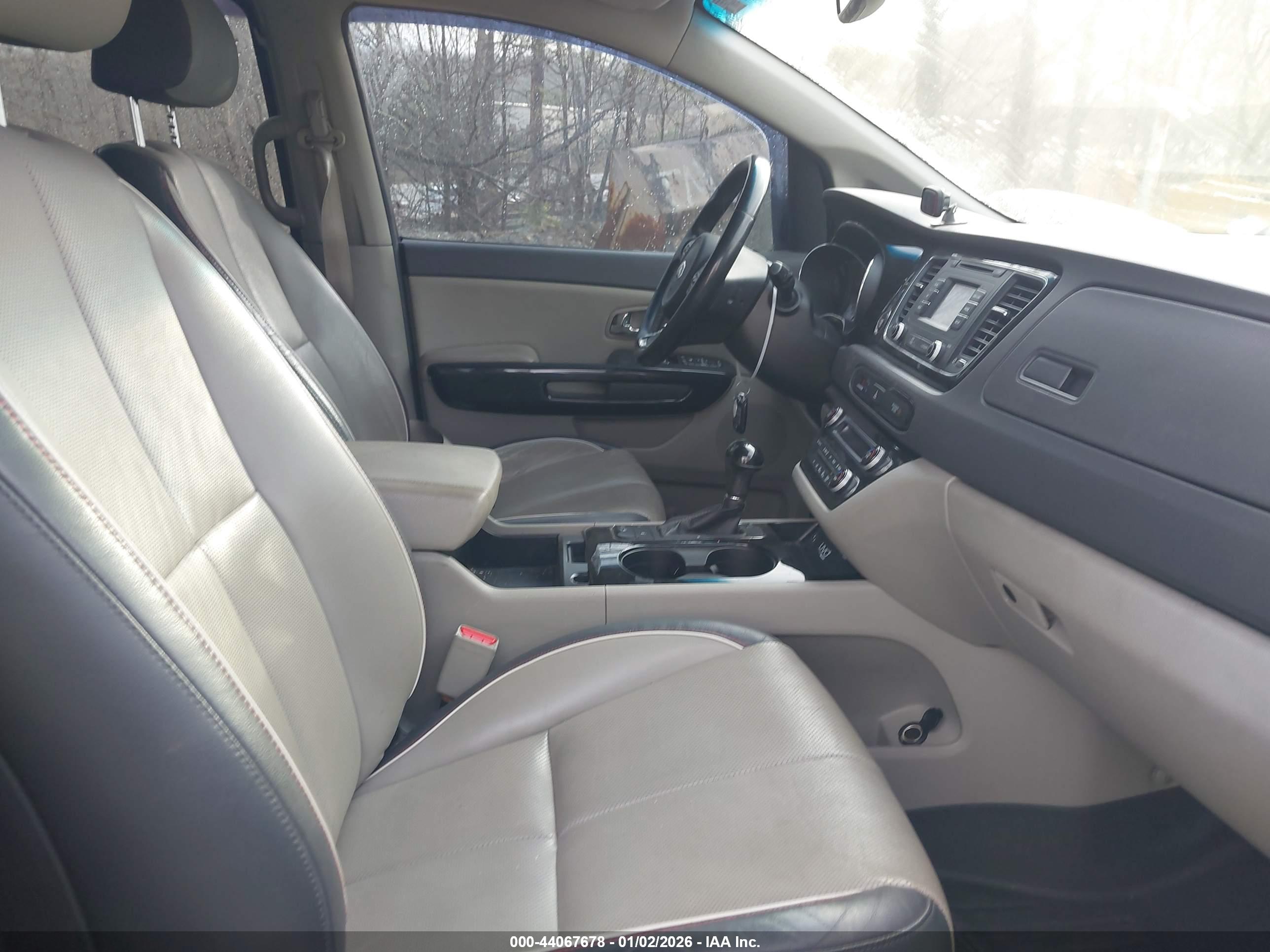 KIA SEDONA image 5
