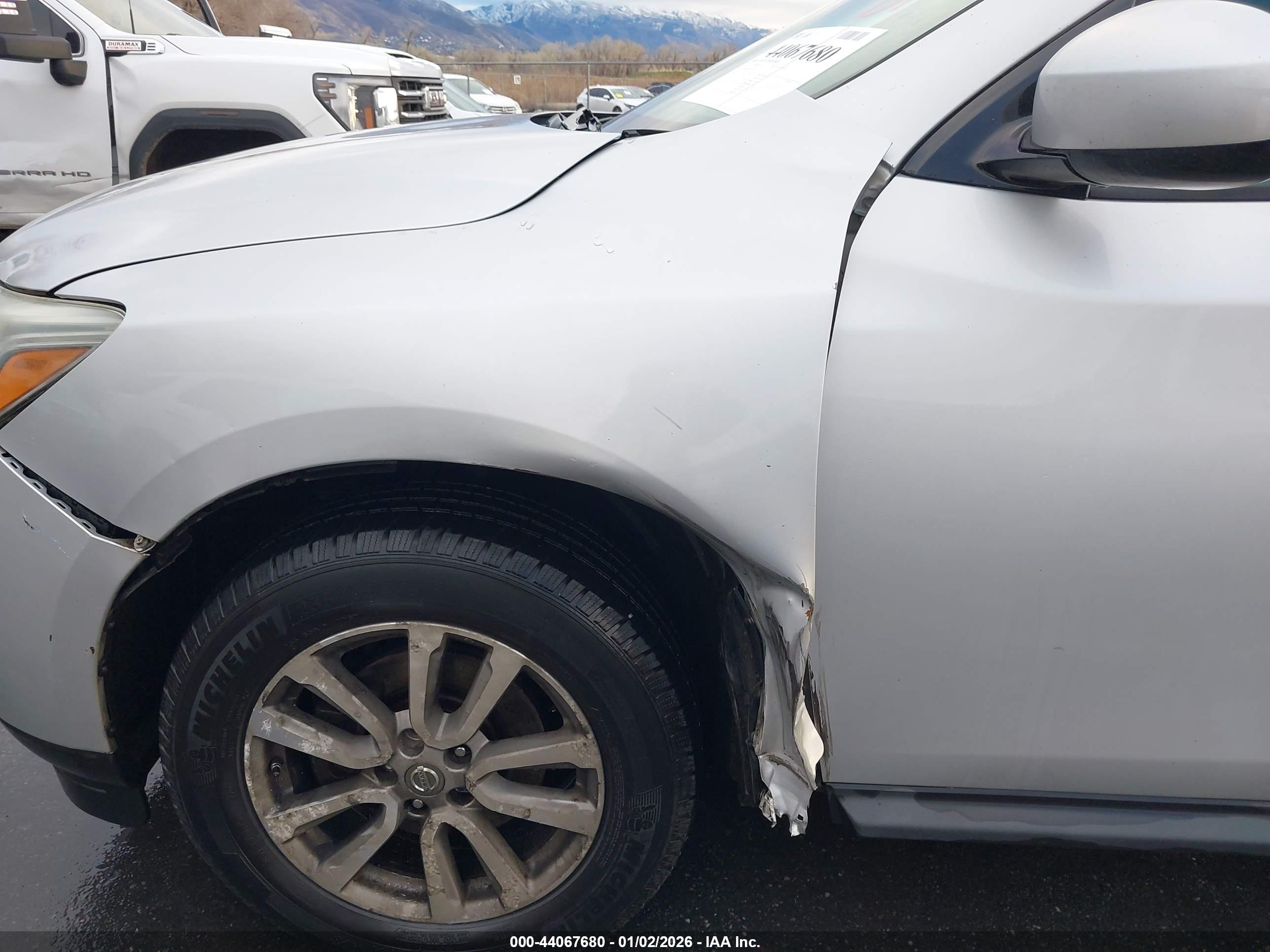 NISSAN PATHFINDER image 6