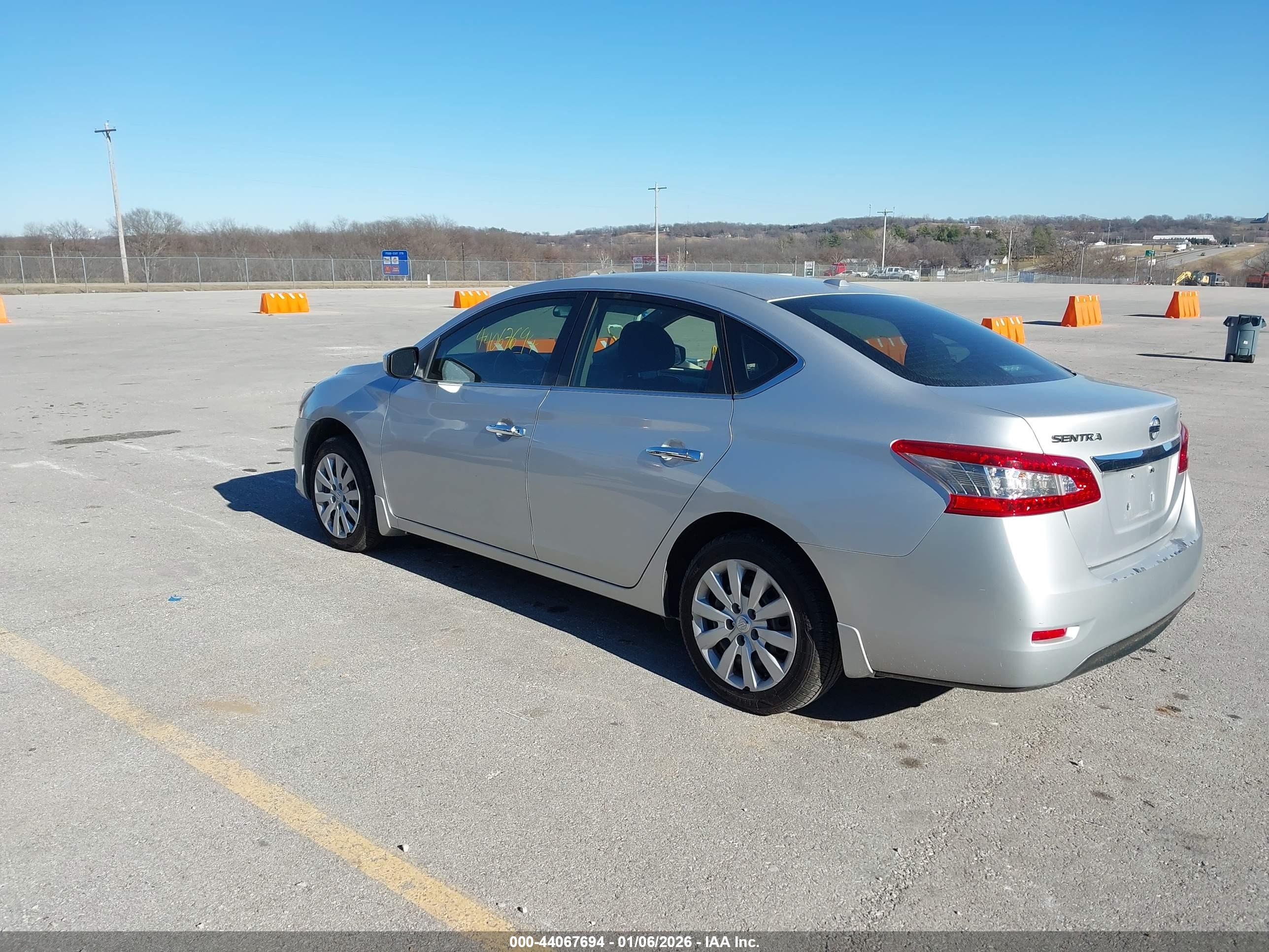 NISSAN SENTRA image 3