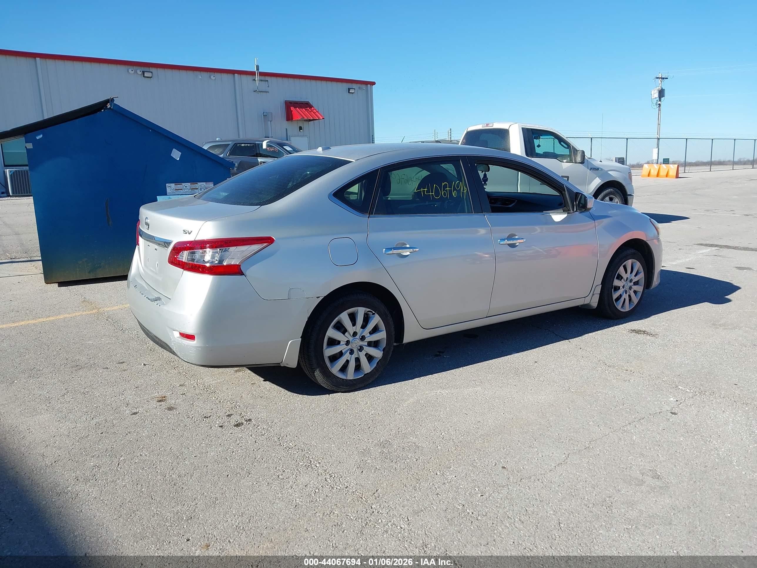 NISSAN SENTRA image 4
