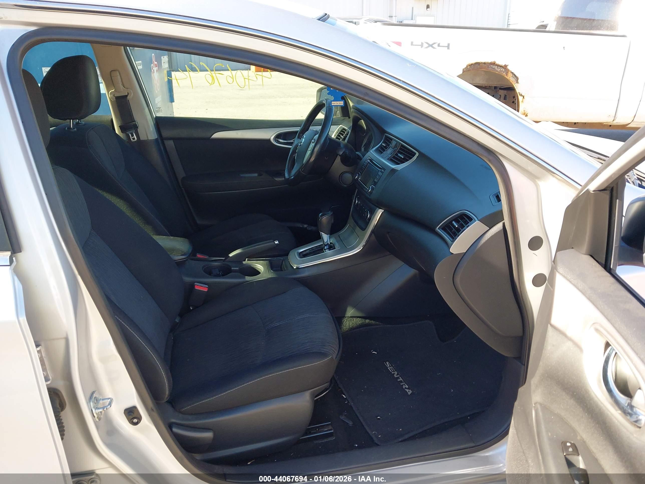 NISSAN SENTRA image 5