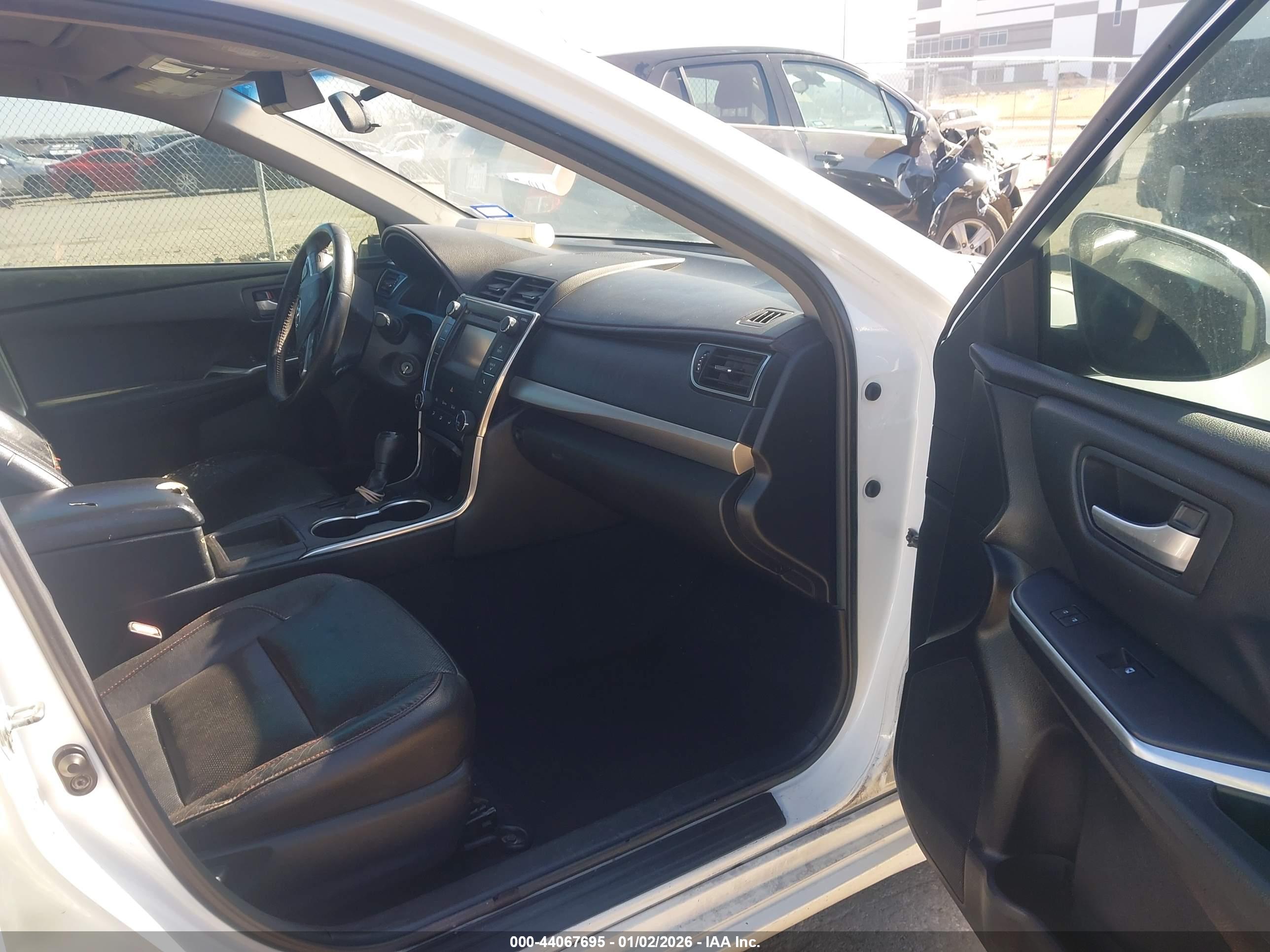 TOYOTA CAMRY image 5