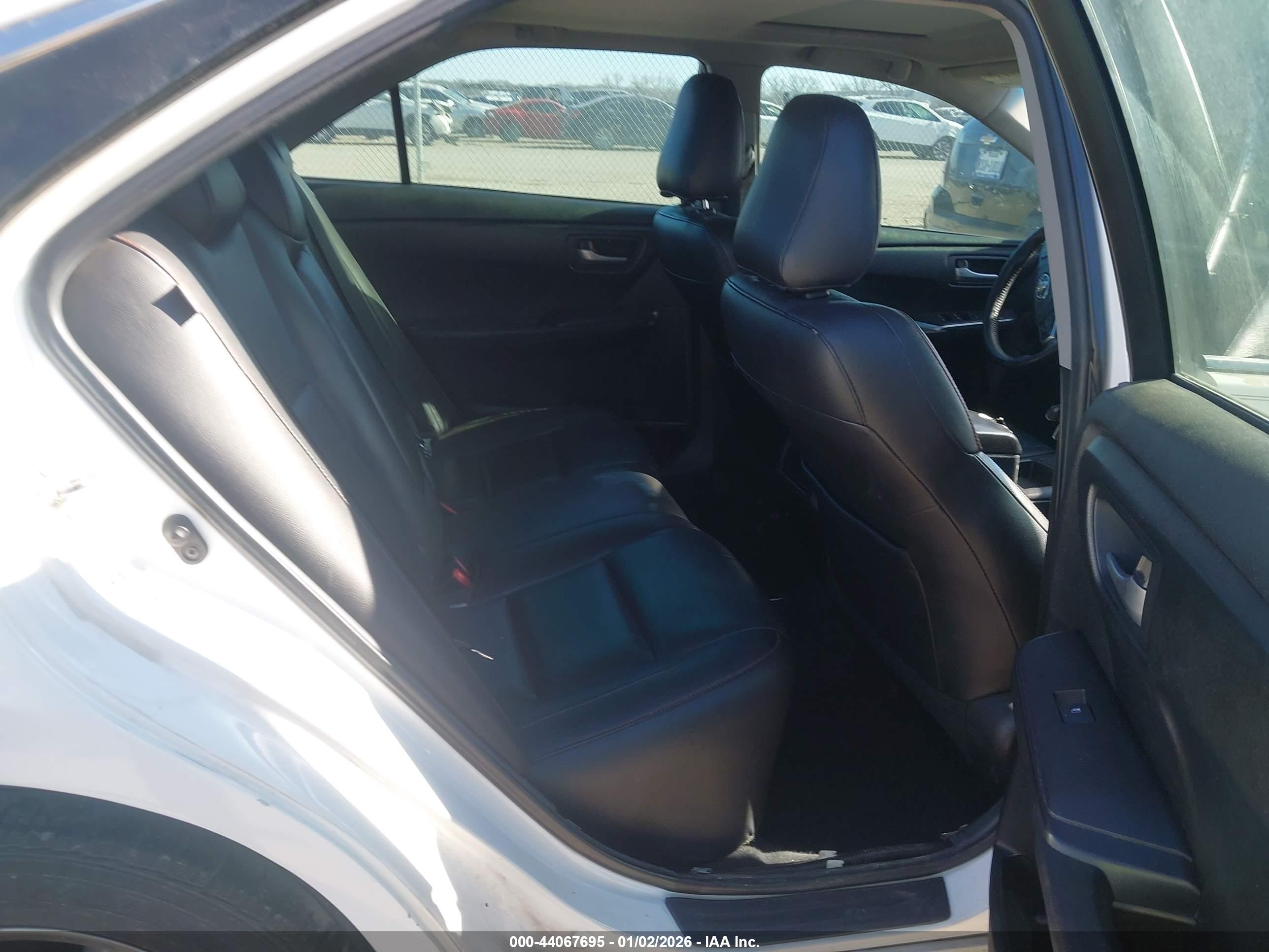 TOYOTA CAMRY image 8