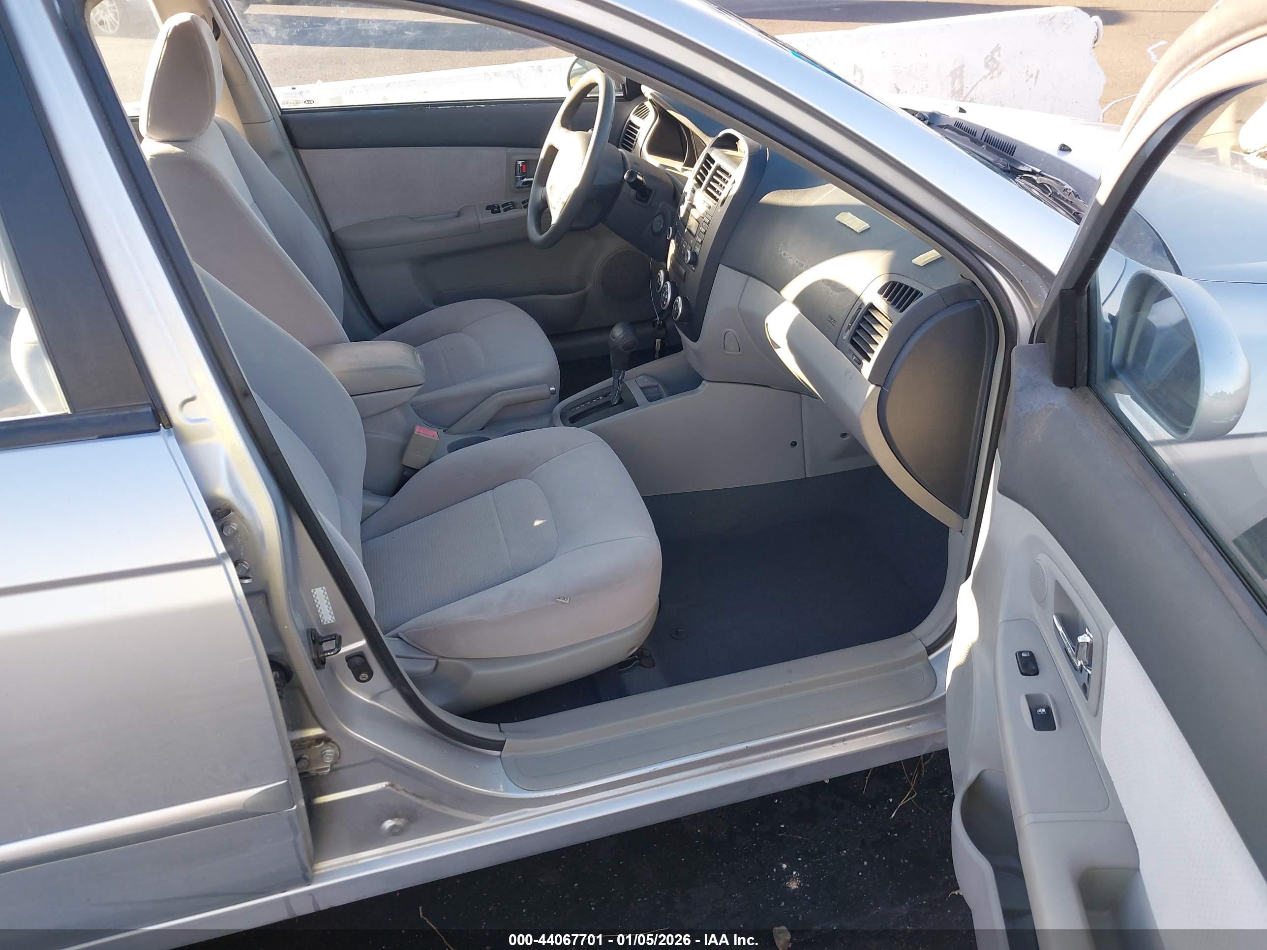 KIA SPECTRA image 5