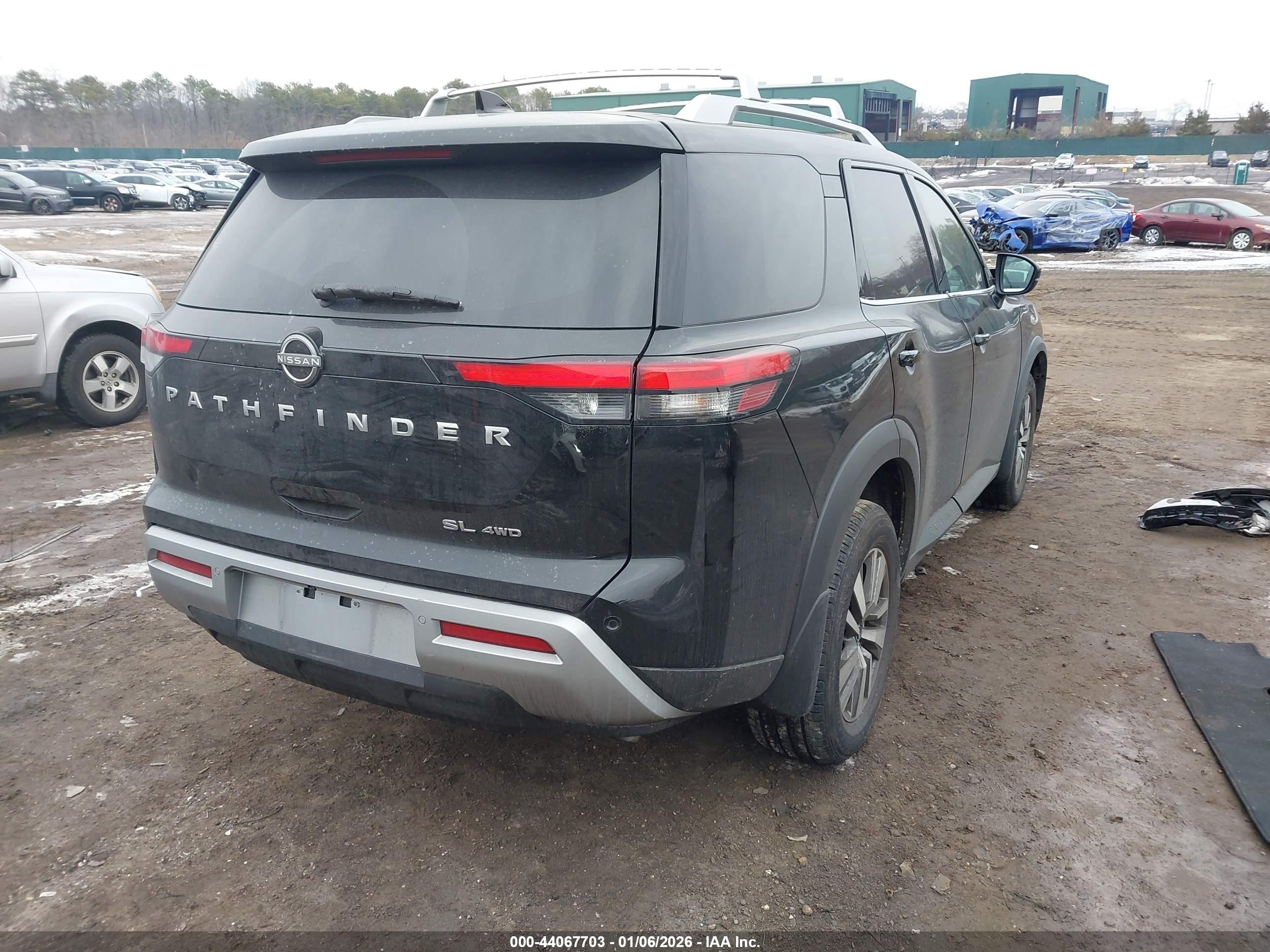 NISSAN PATHFINDER image 4