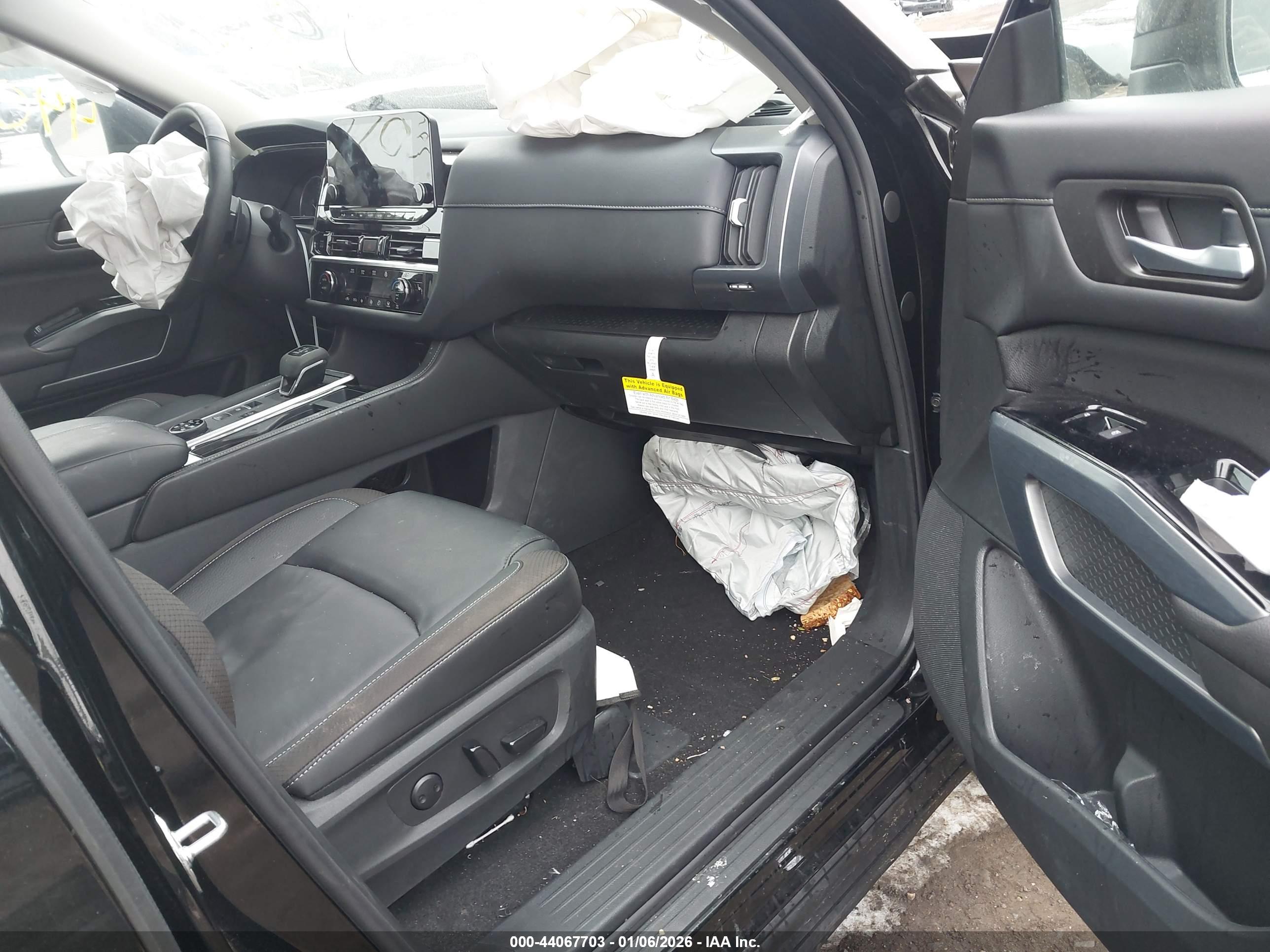 NISSAN PATHFINDER image 5