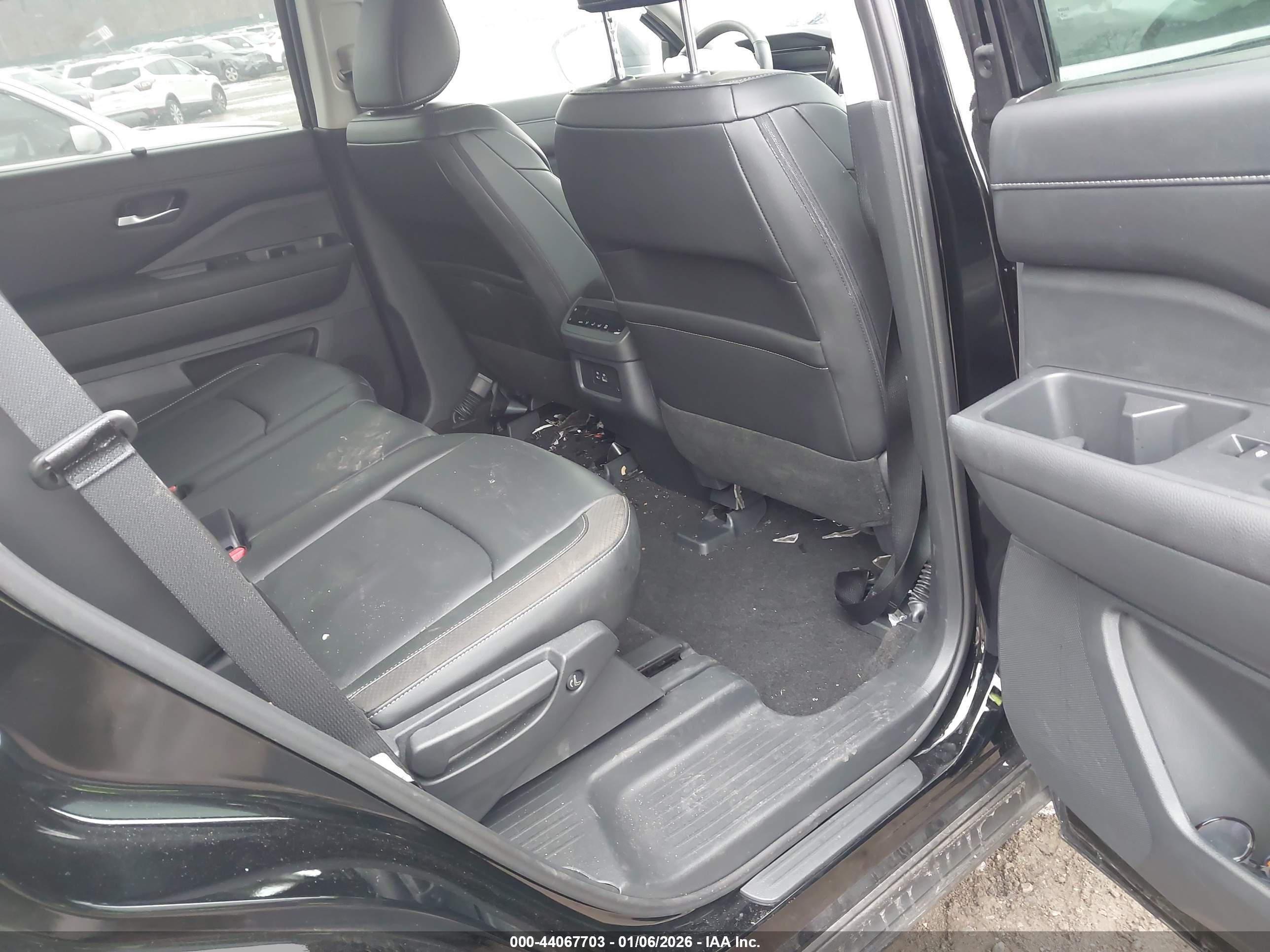 NISSAN PATHFINDER image 8