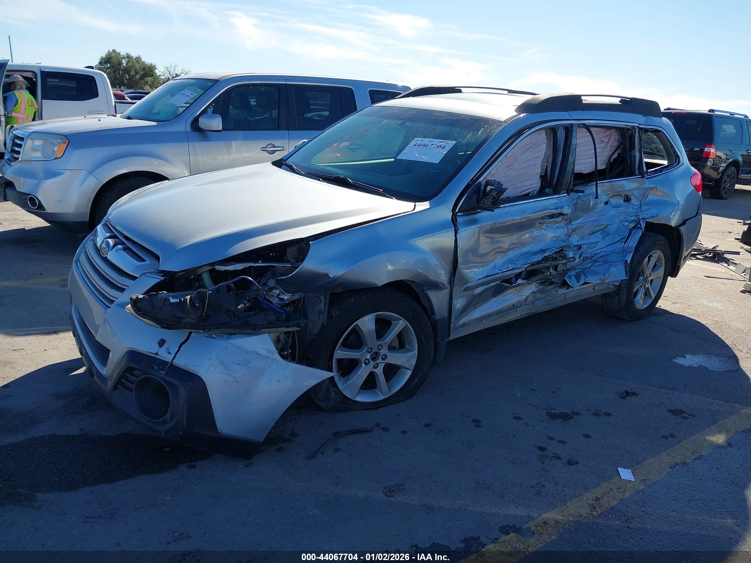 SUBARU OUTBACK image 2