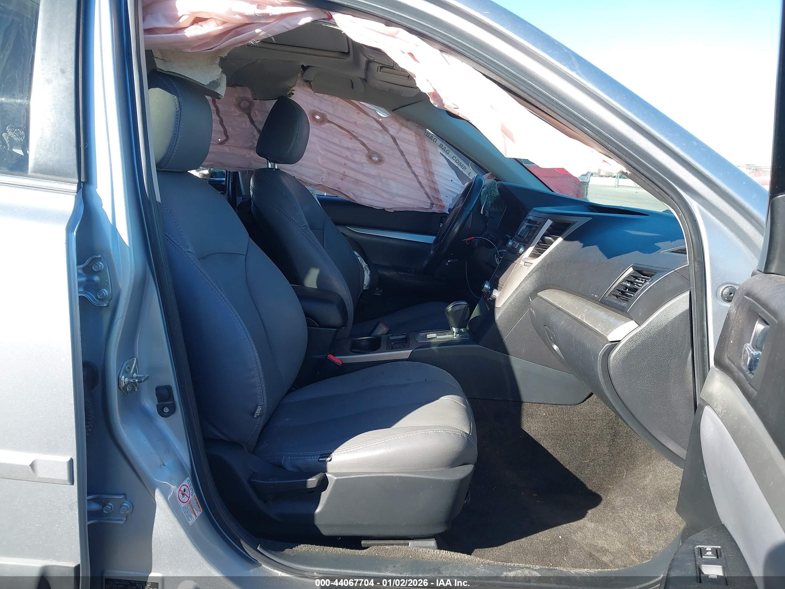 SUBARU OUTBACK image 5