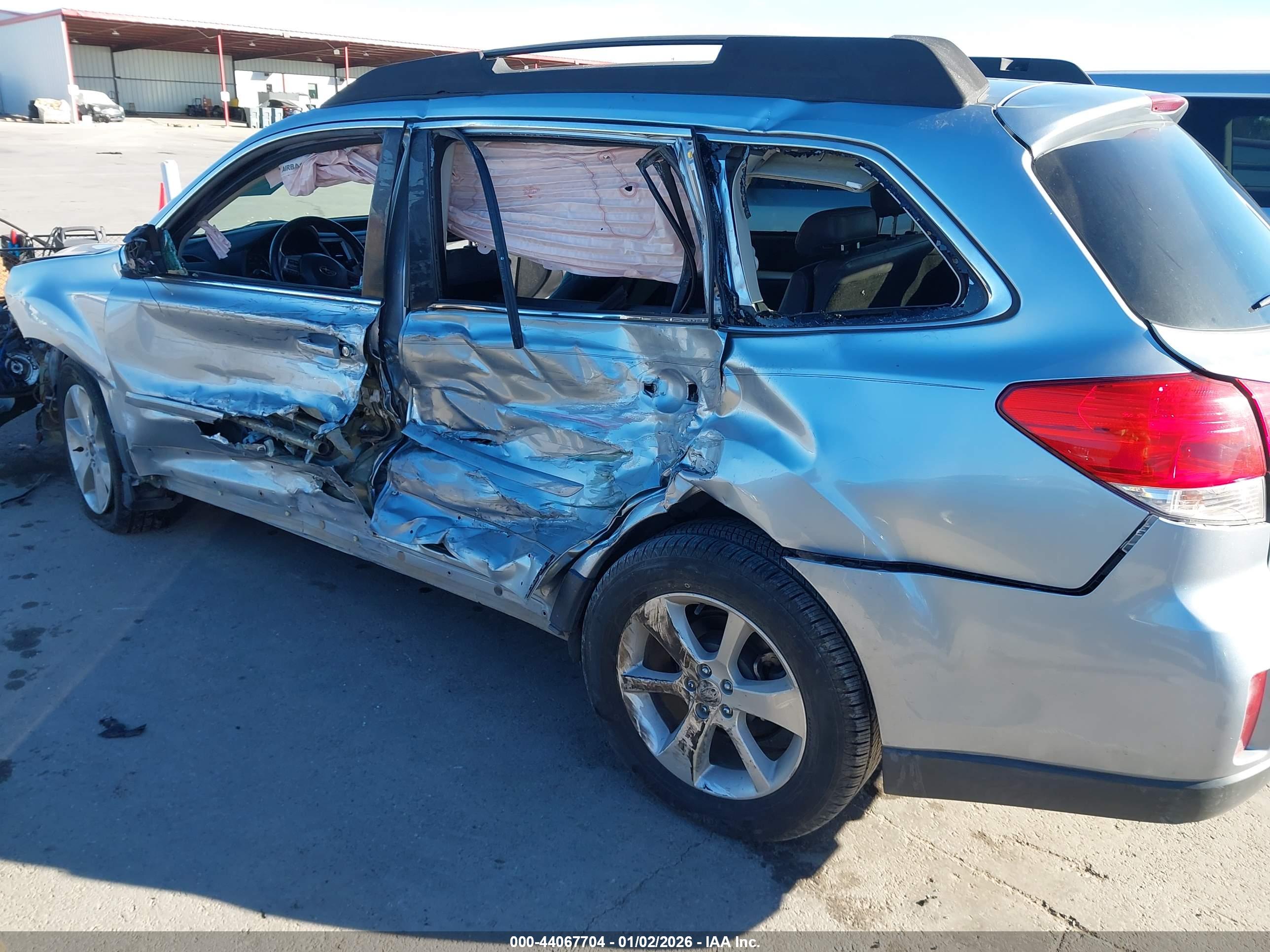 SUBARU OUTBACK image 6