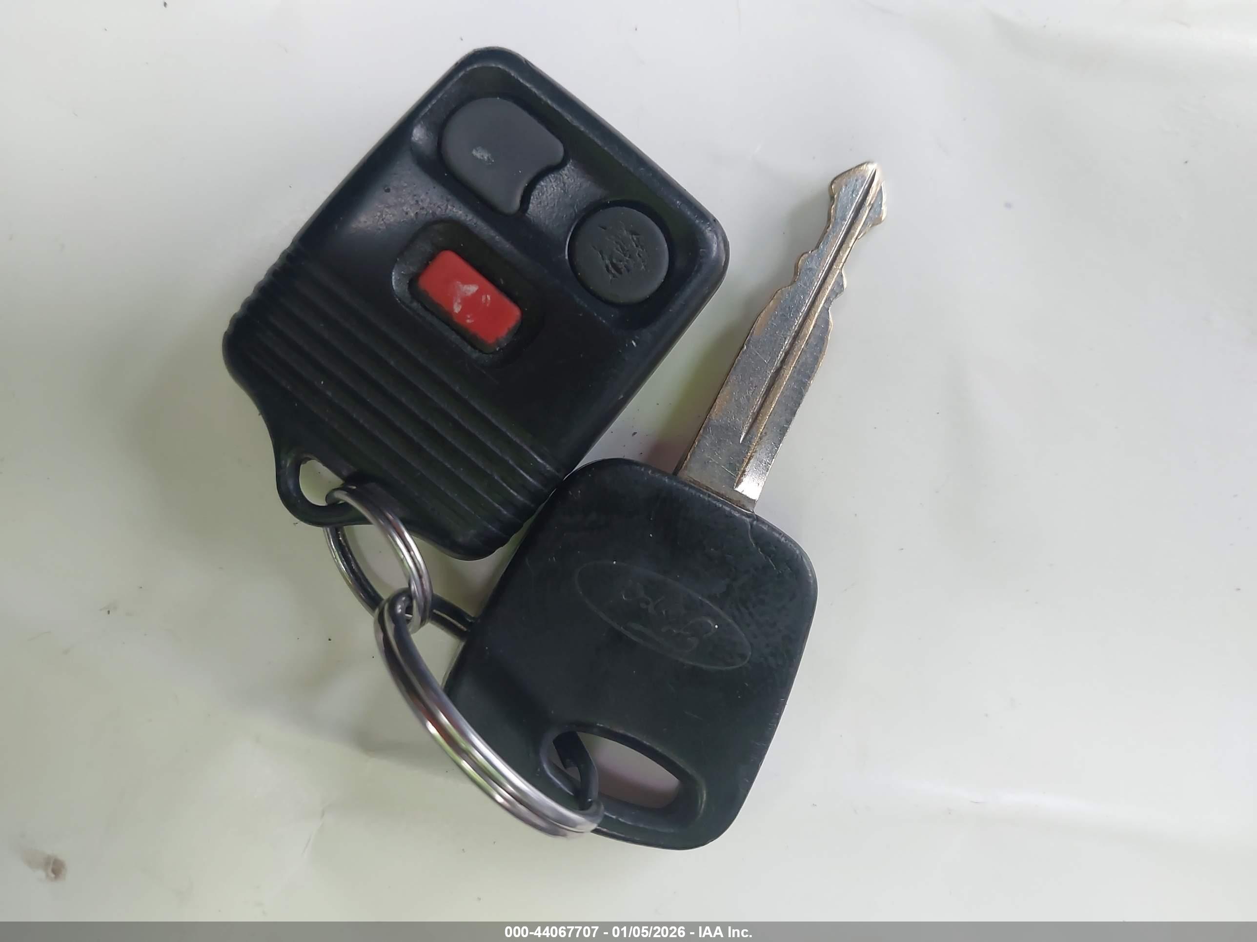 FORD ESCAPE image 11
