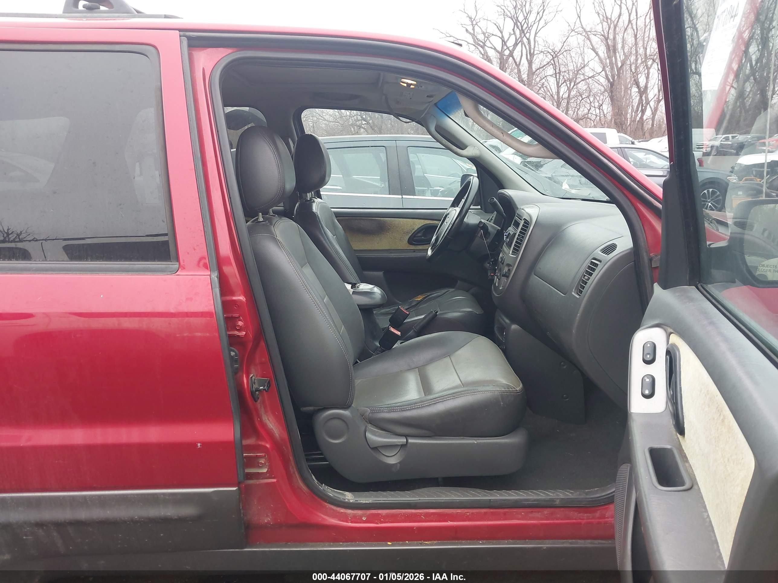 FORD ESCAPE image 5