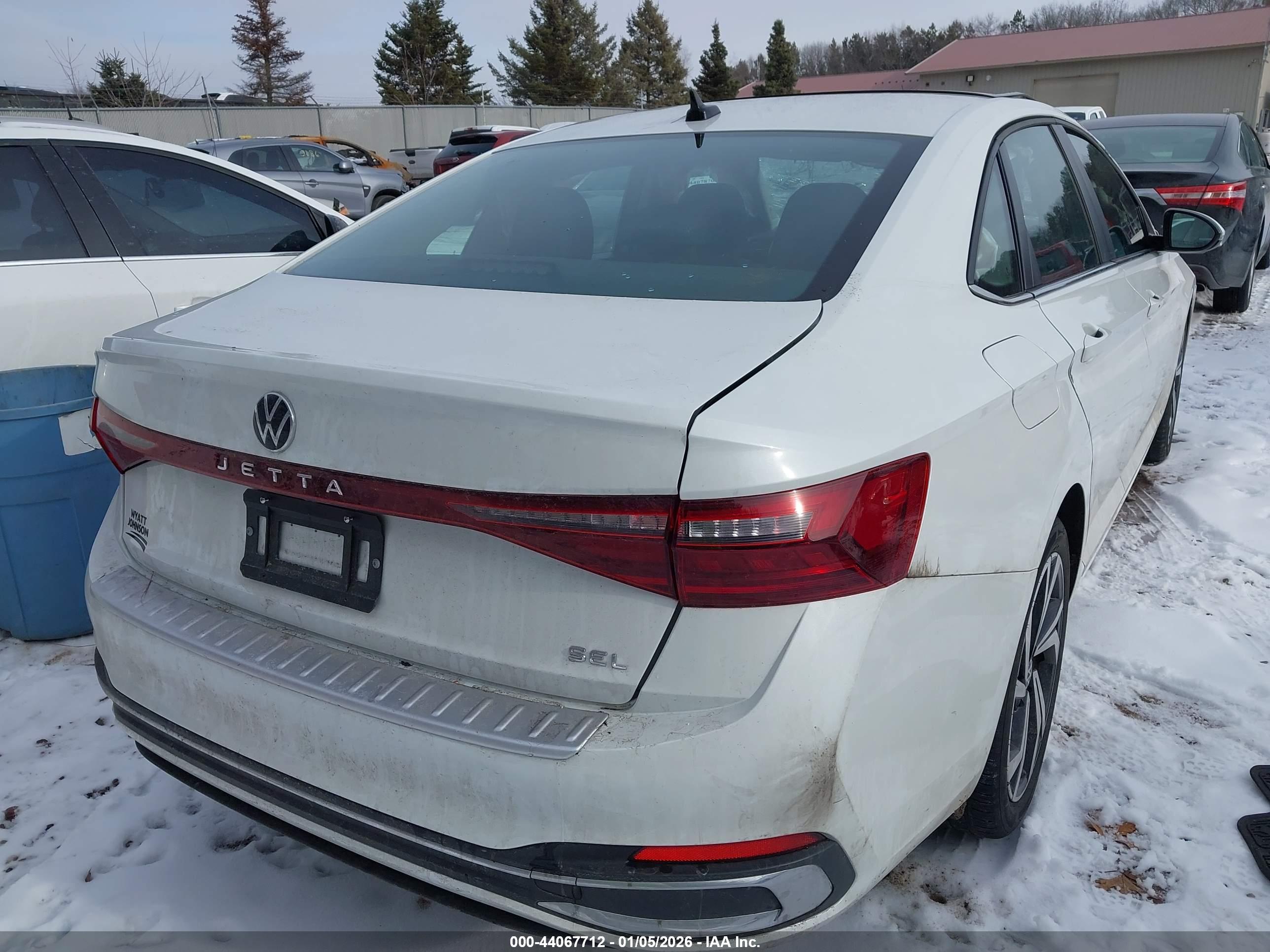 VOLKSWAGEN JETTA image 4