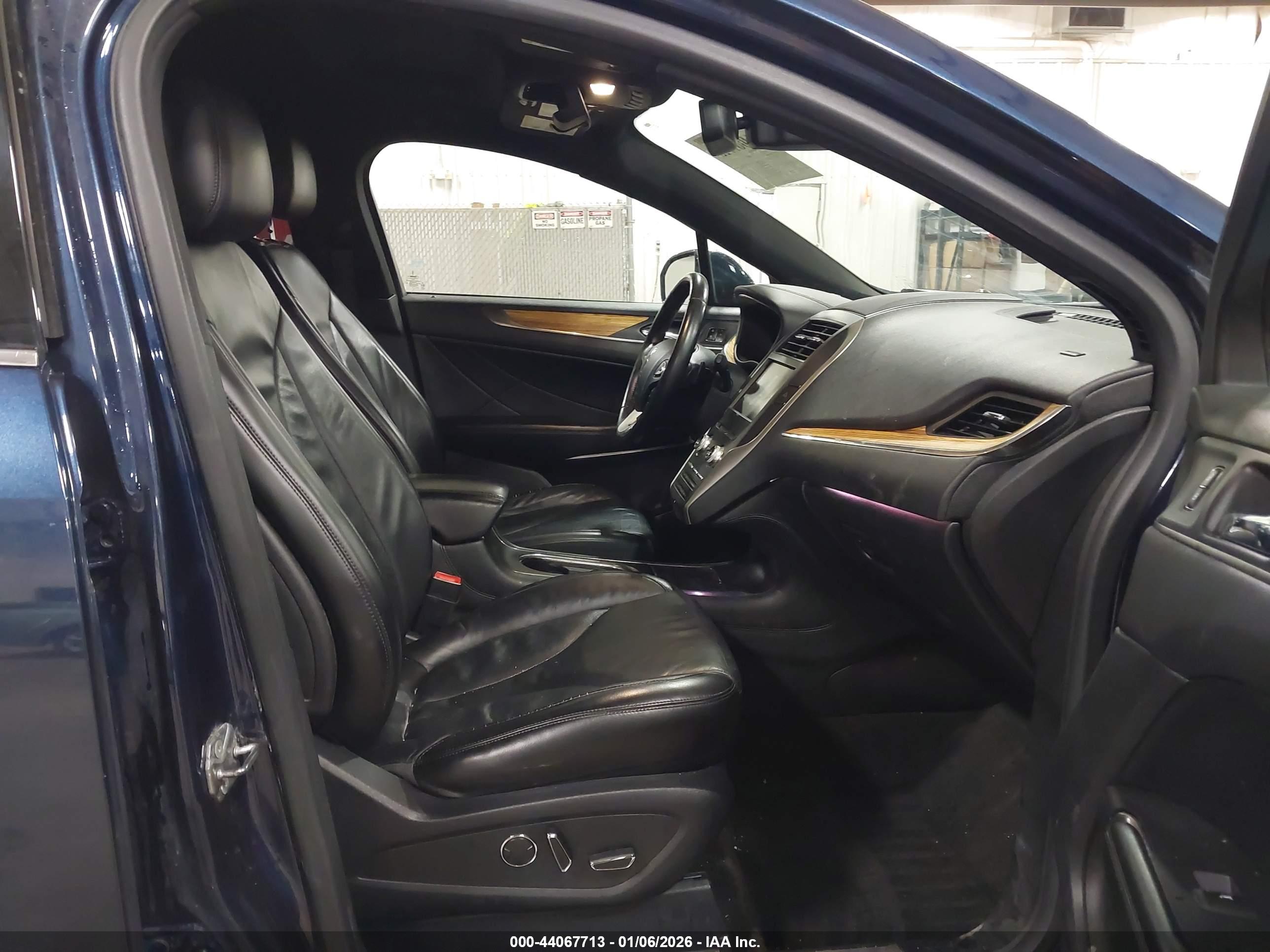 LINCOLN MKC image 5