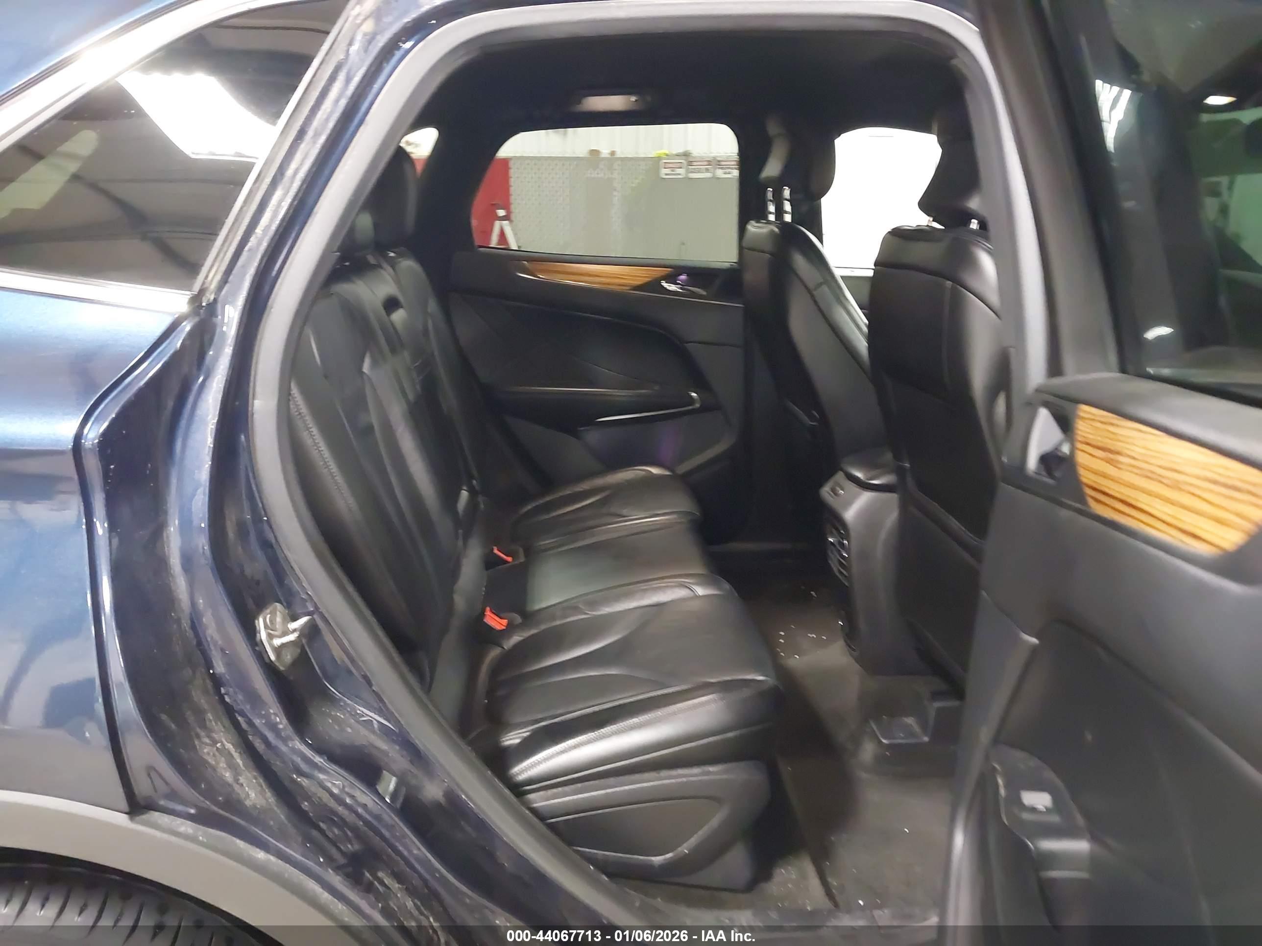 LINCOLN MKC image 8