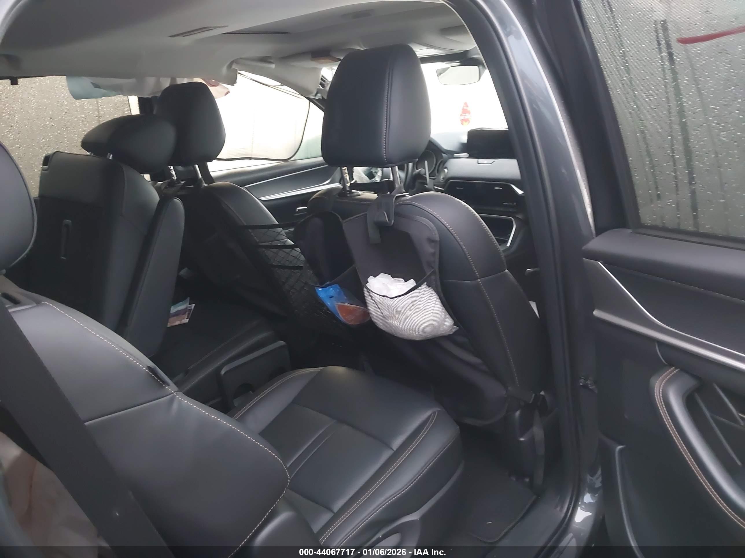 MAZDA CX-90 image 8
