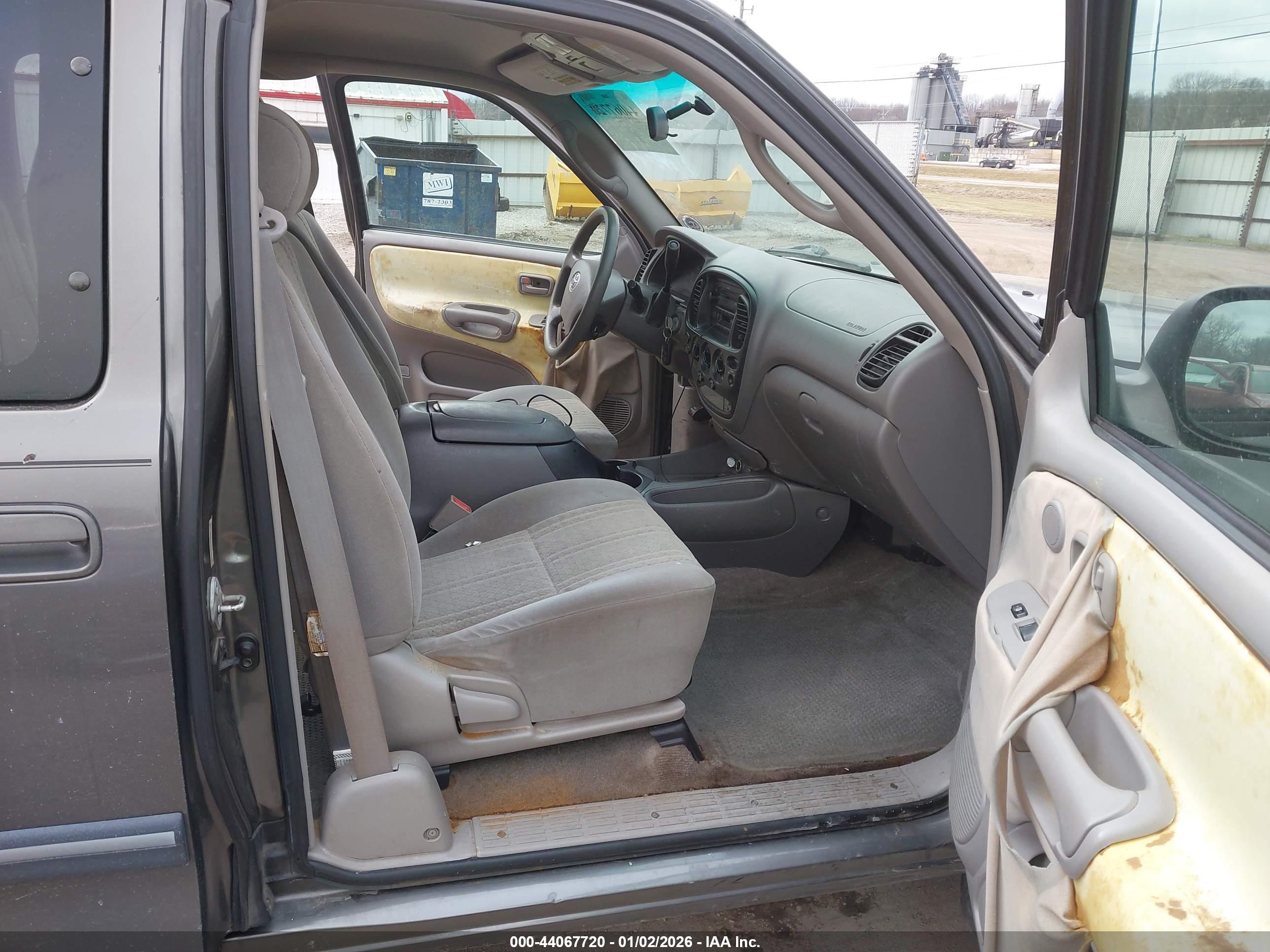 TOYOTA TUNDRA image 5