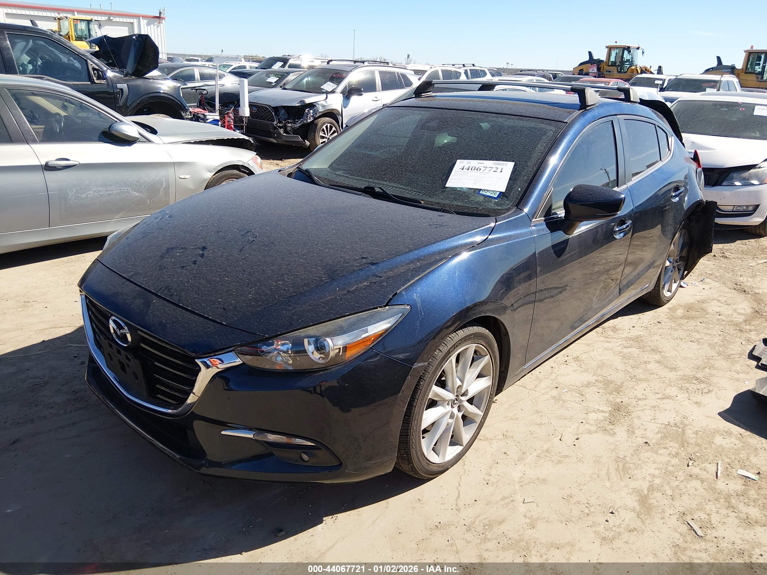 MAZDA MAZDA3 image 2