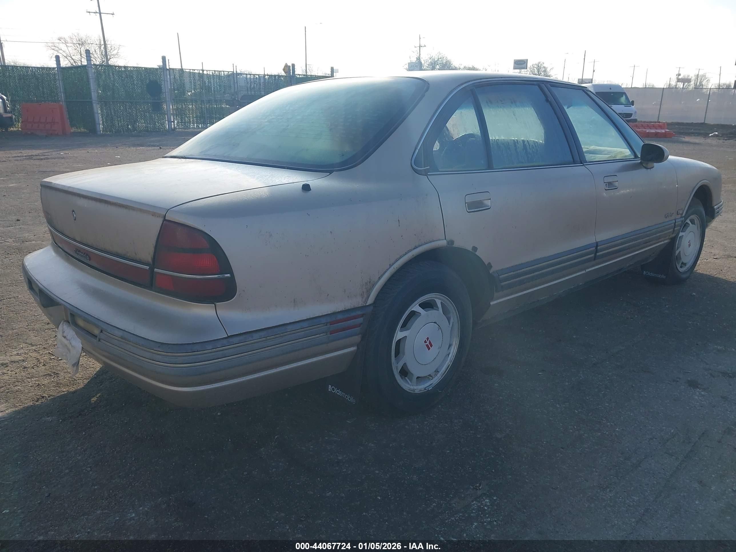 OLDSMOBILE 88 image 4