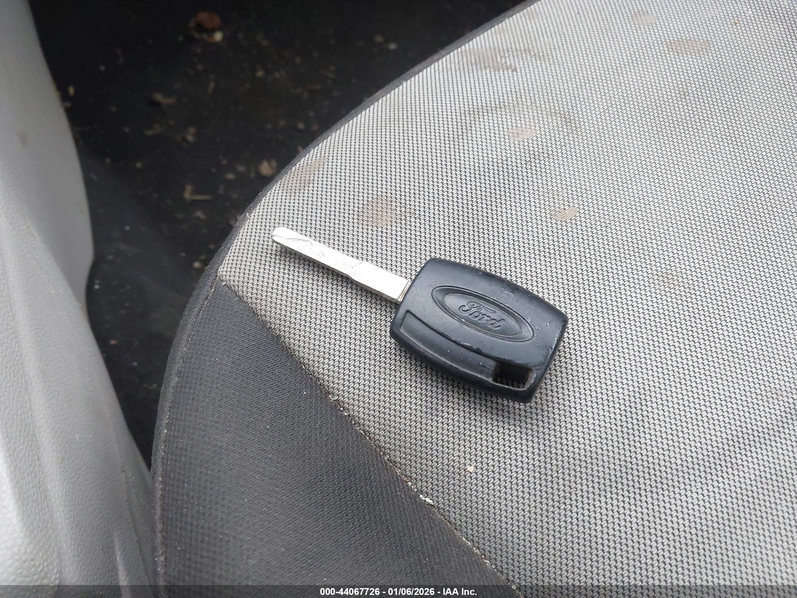 FORD FIESTA image 11