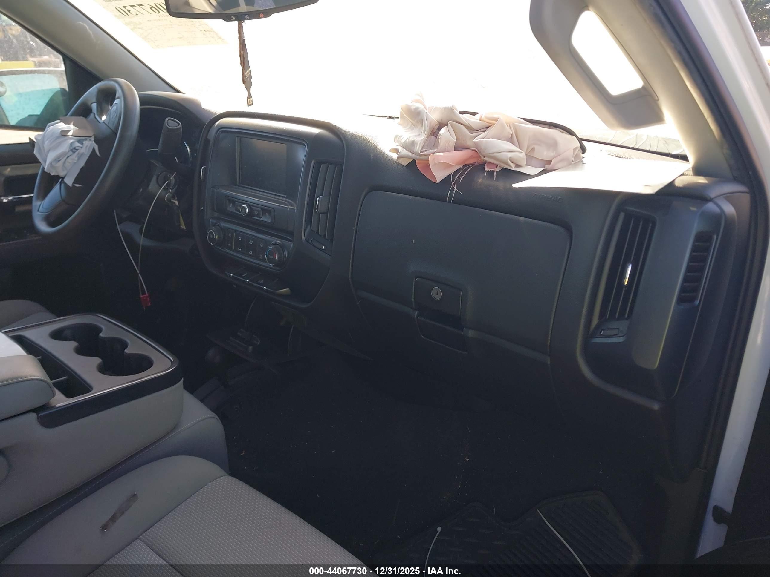 CHEVROLET SILVERADO image 5