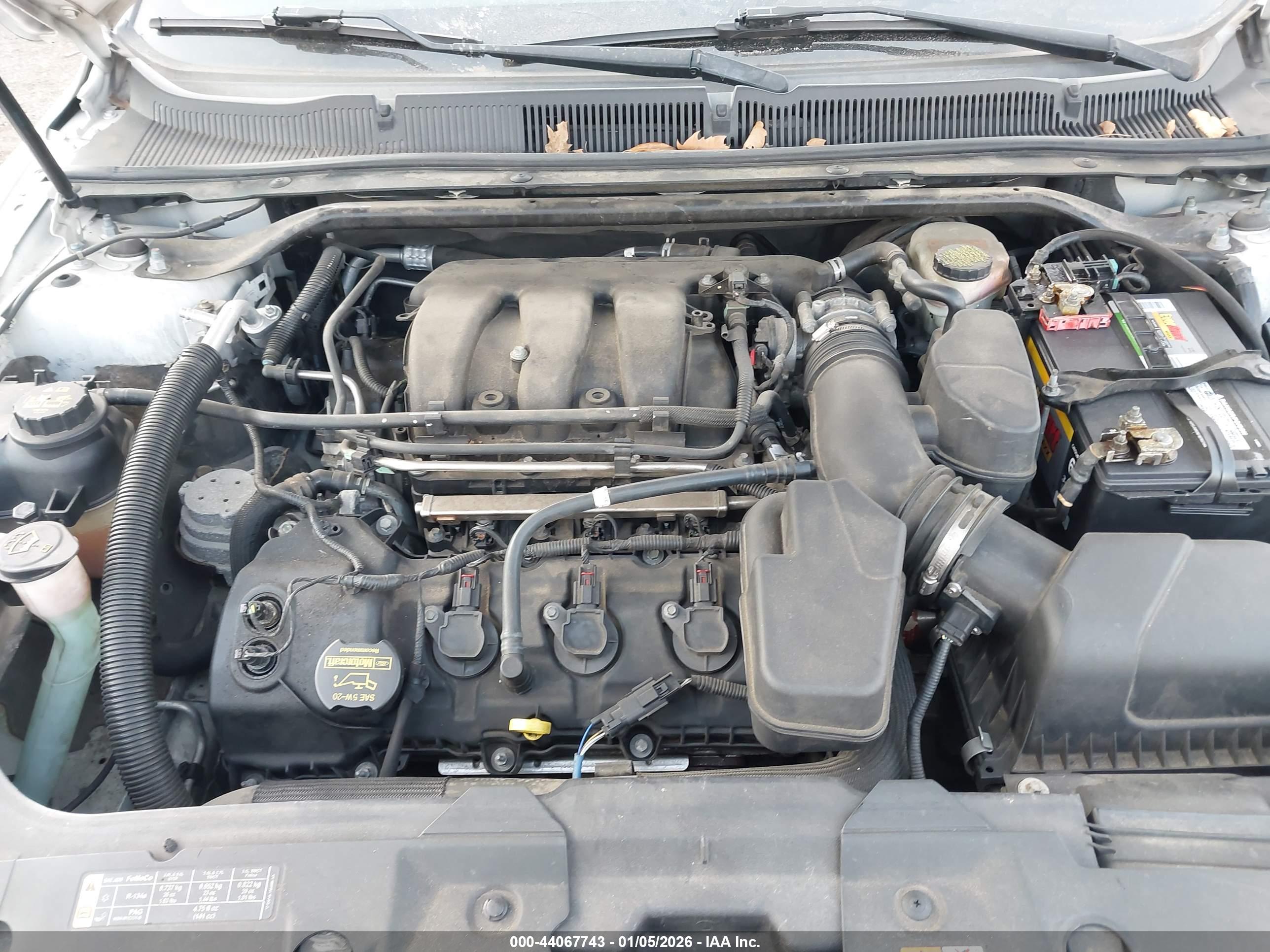 FORD TAURUS image 10