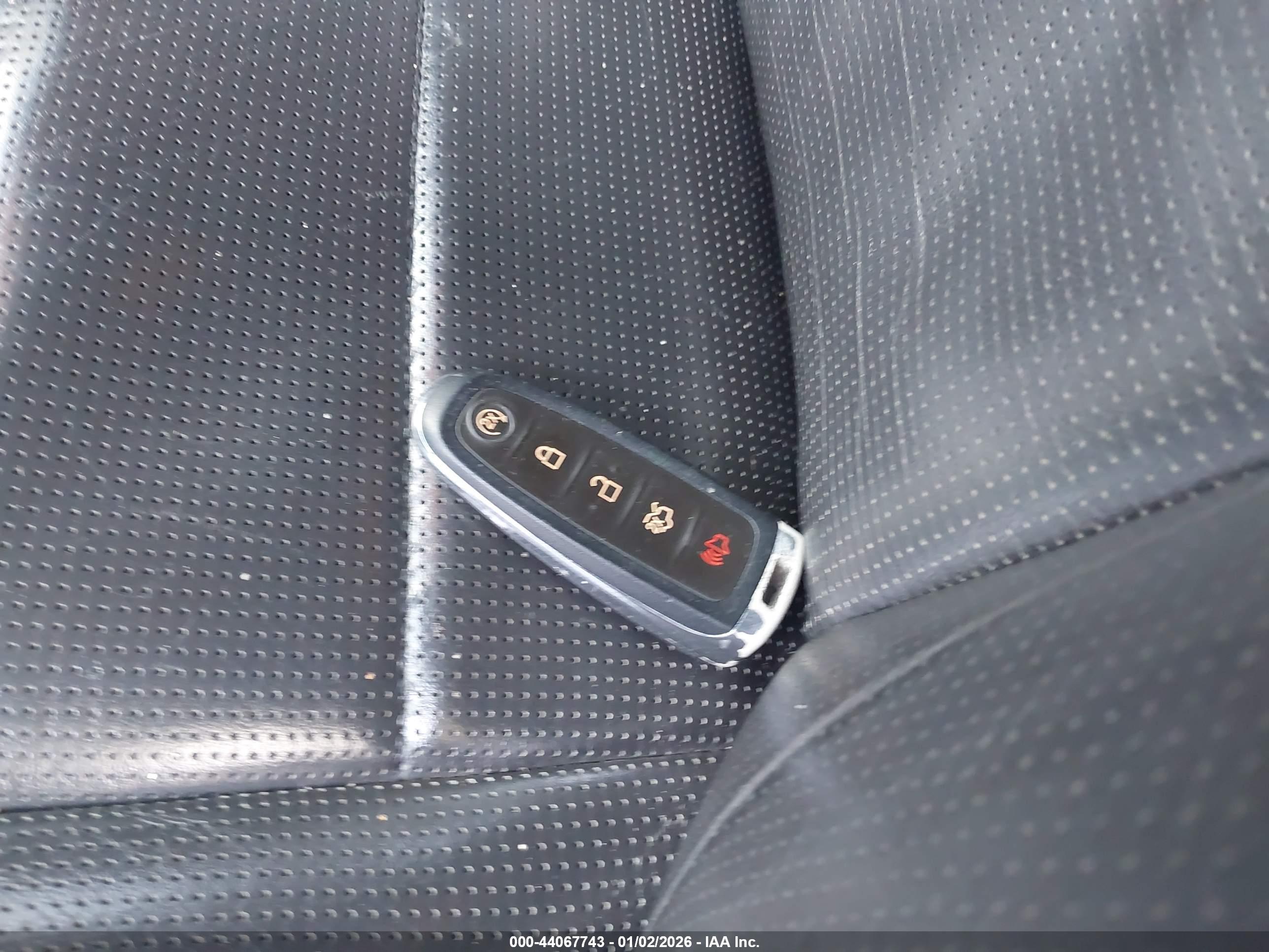 FORD TAURUS image 11