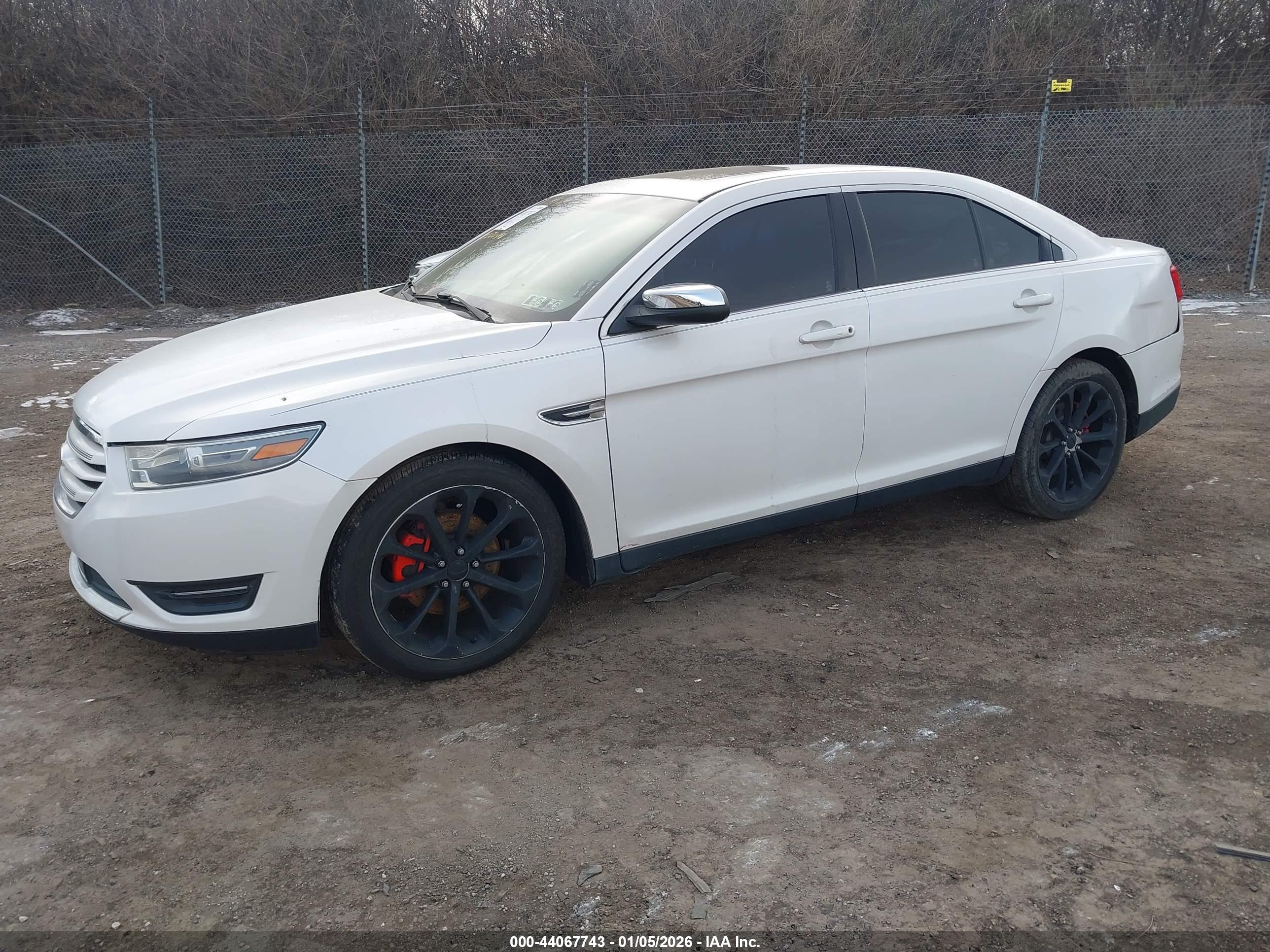FORD TAURUS image 2