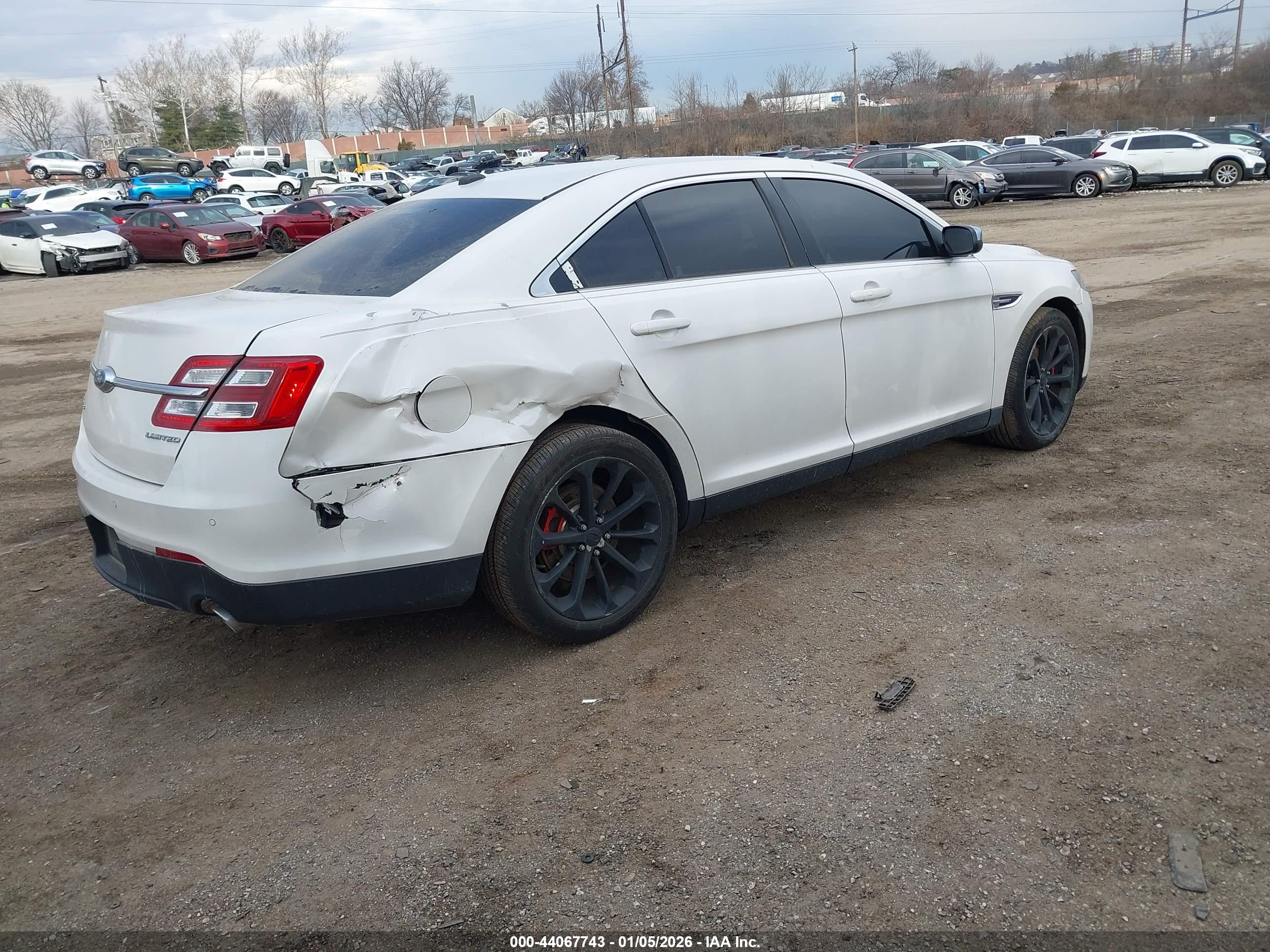 FORD TAURUS image 4
