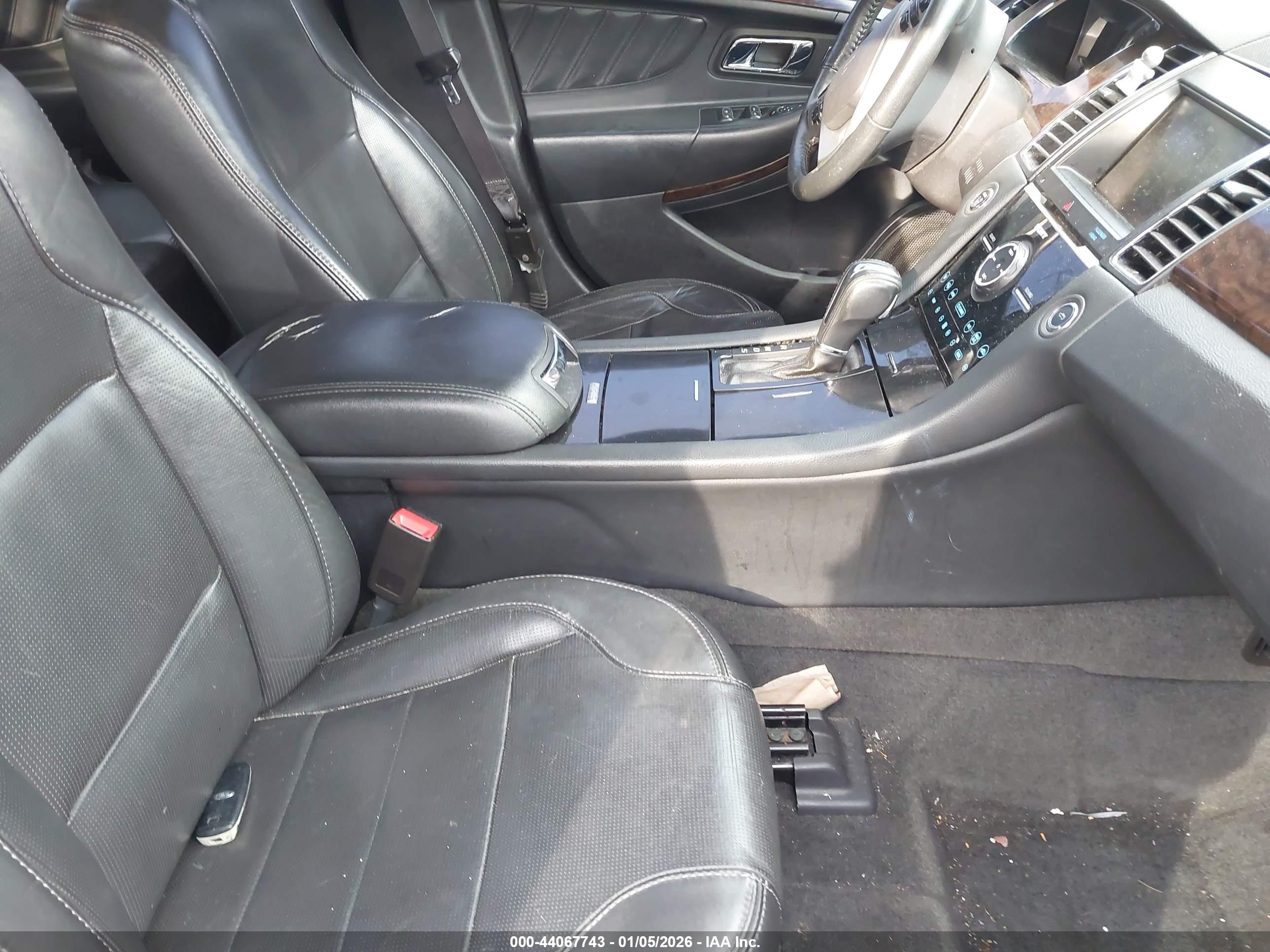 FORD TAURUS image 5