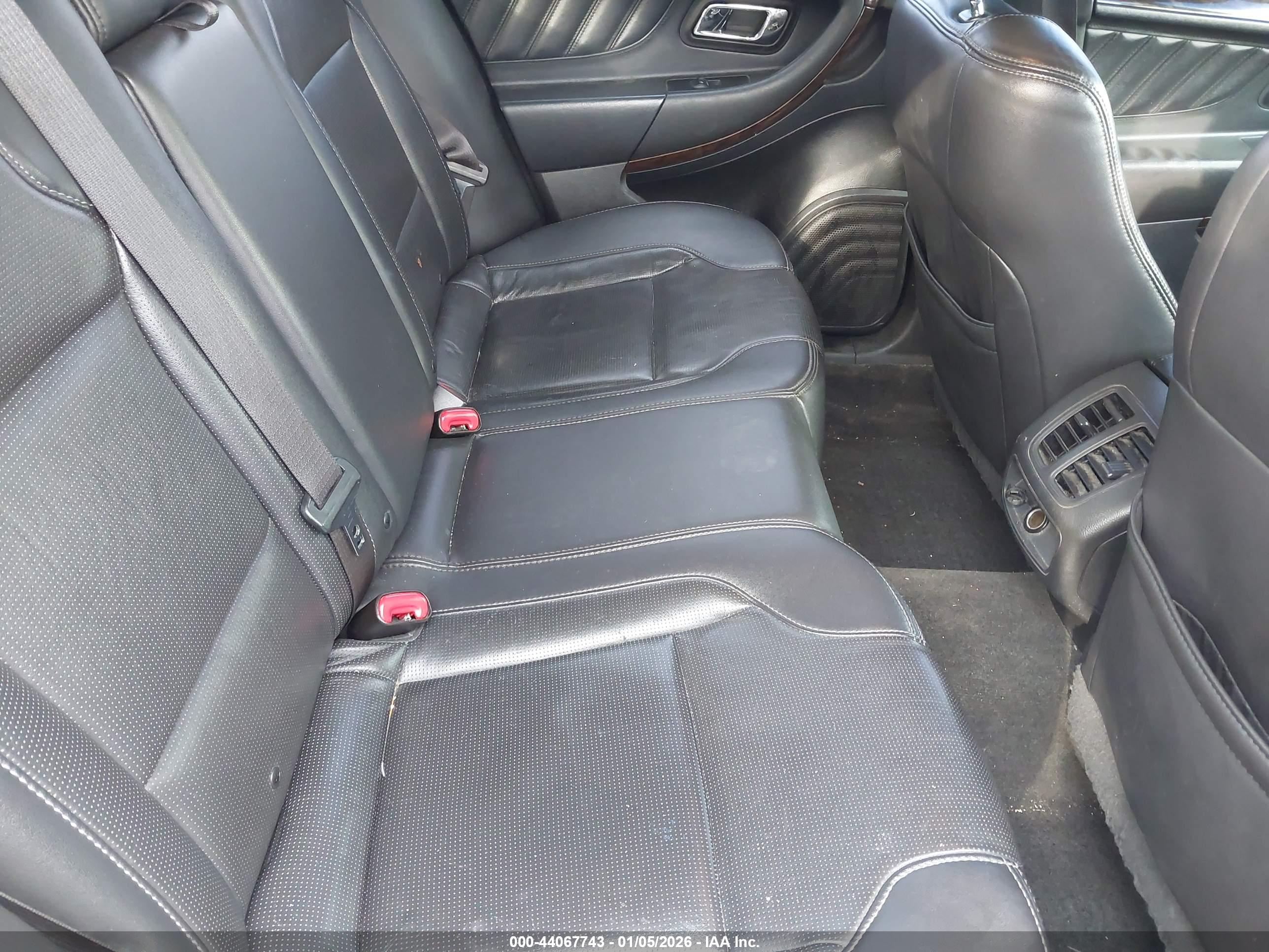 FORD TAURUS image 8