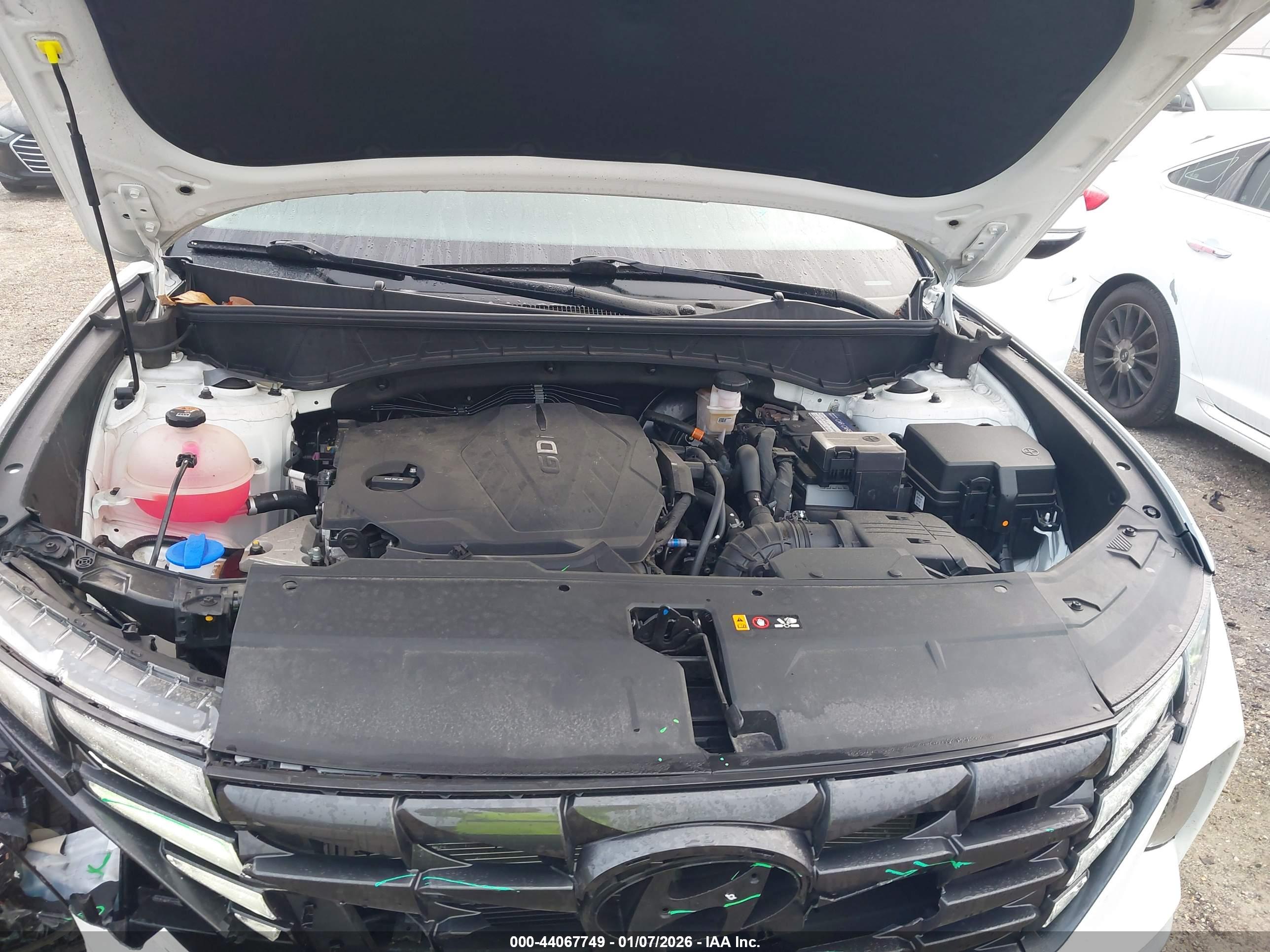 HYUNDAI TUCSON image 10