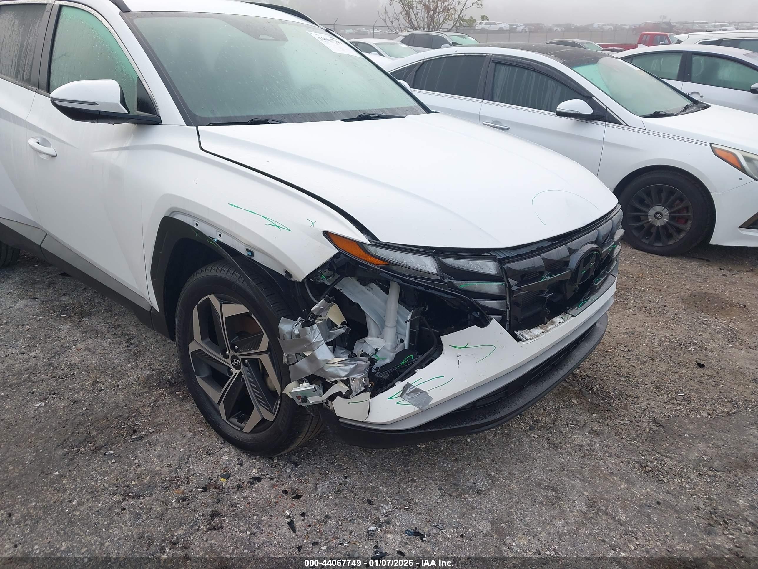 HYUNDAI TUCSON image 6