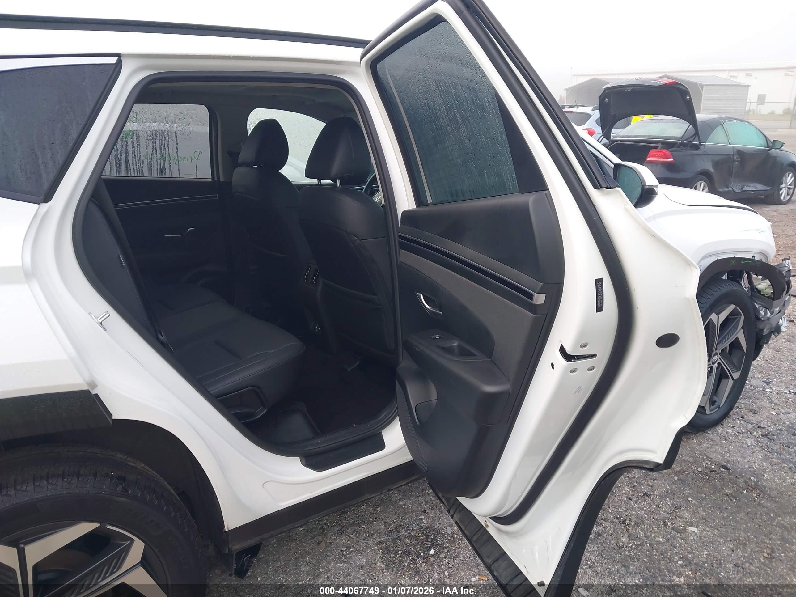 HYUNDAI TUCSON image 8