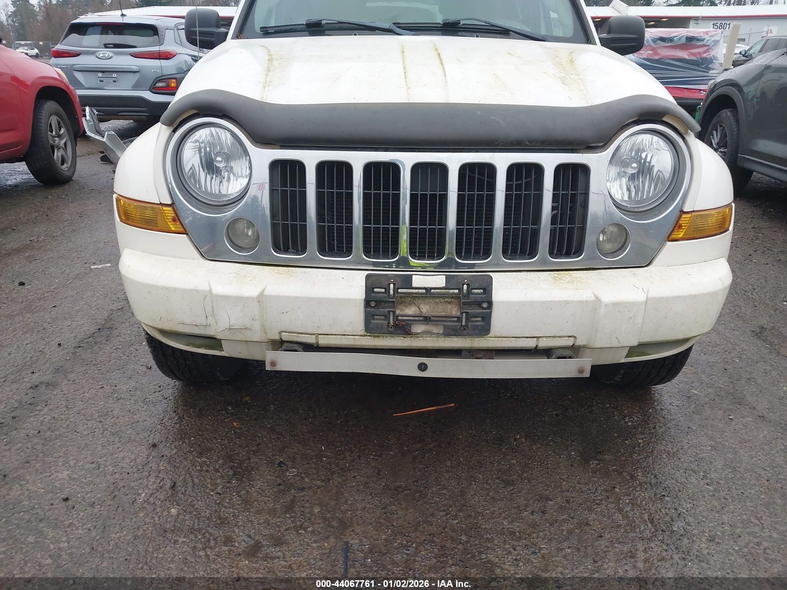 JEEP LIBERTY image 6
