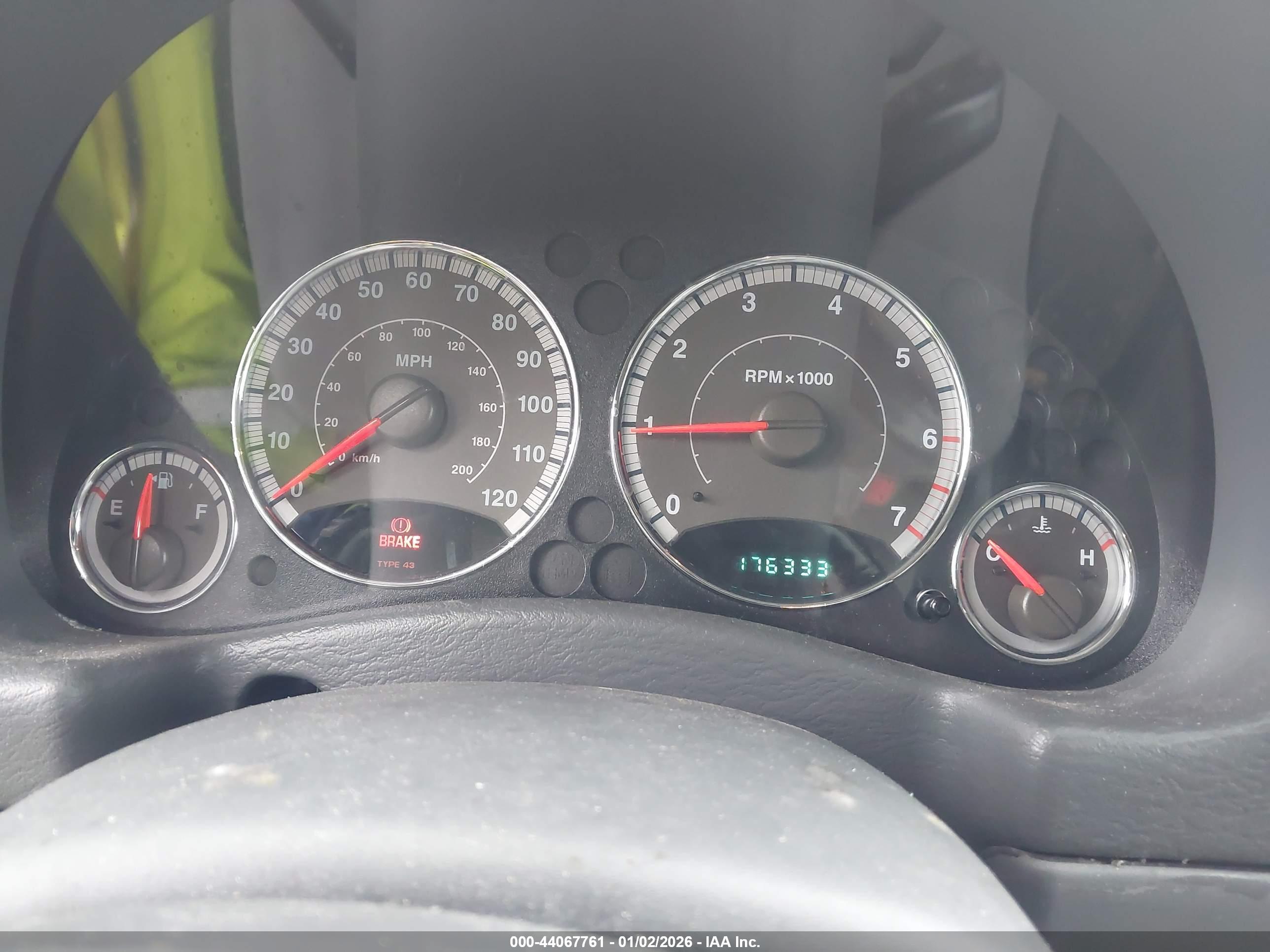 JEEP LIBERTY image 7
