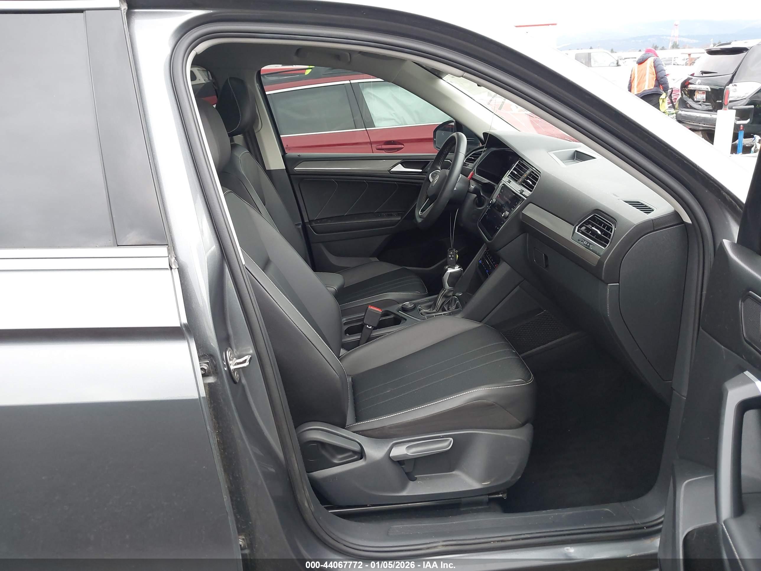 VOLKSWAGEN TIGUAN image 5