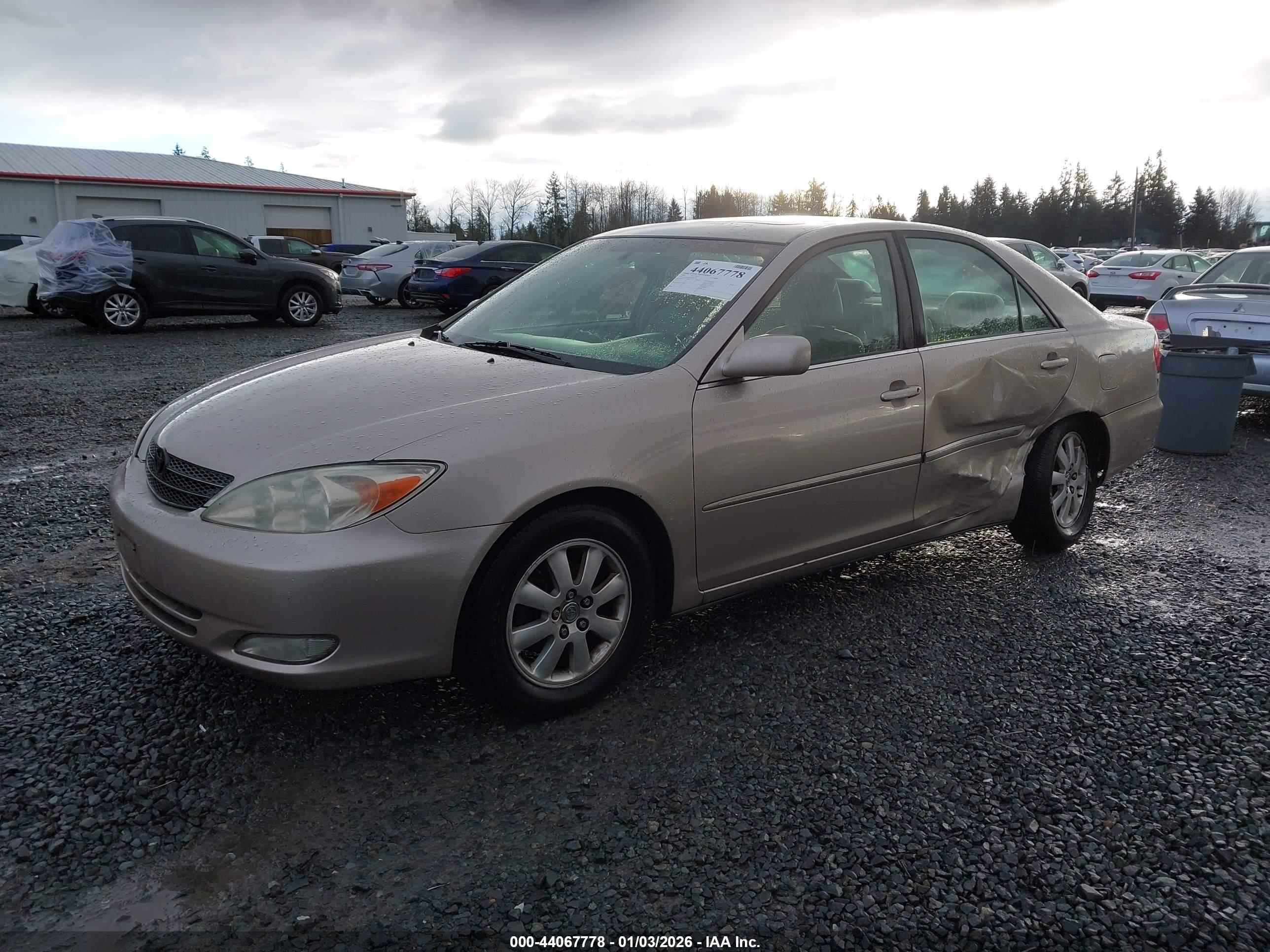 TOYOTA CAMRY image 2