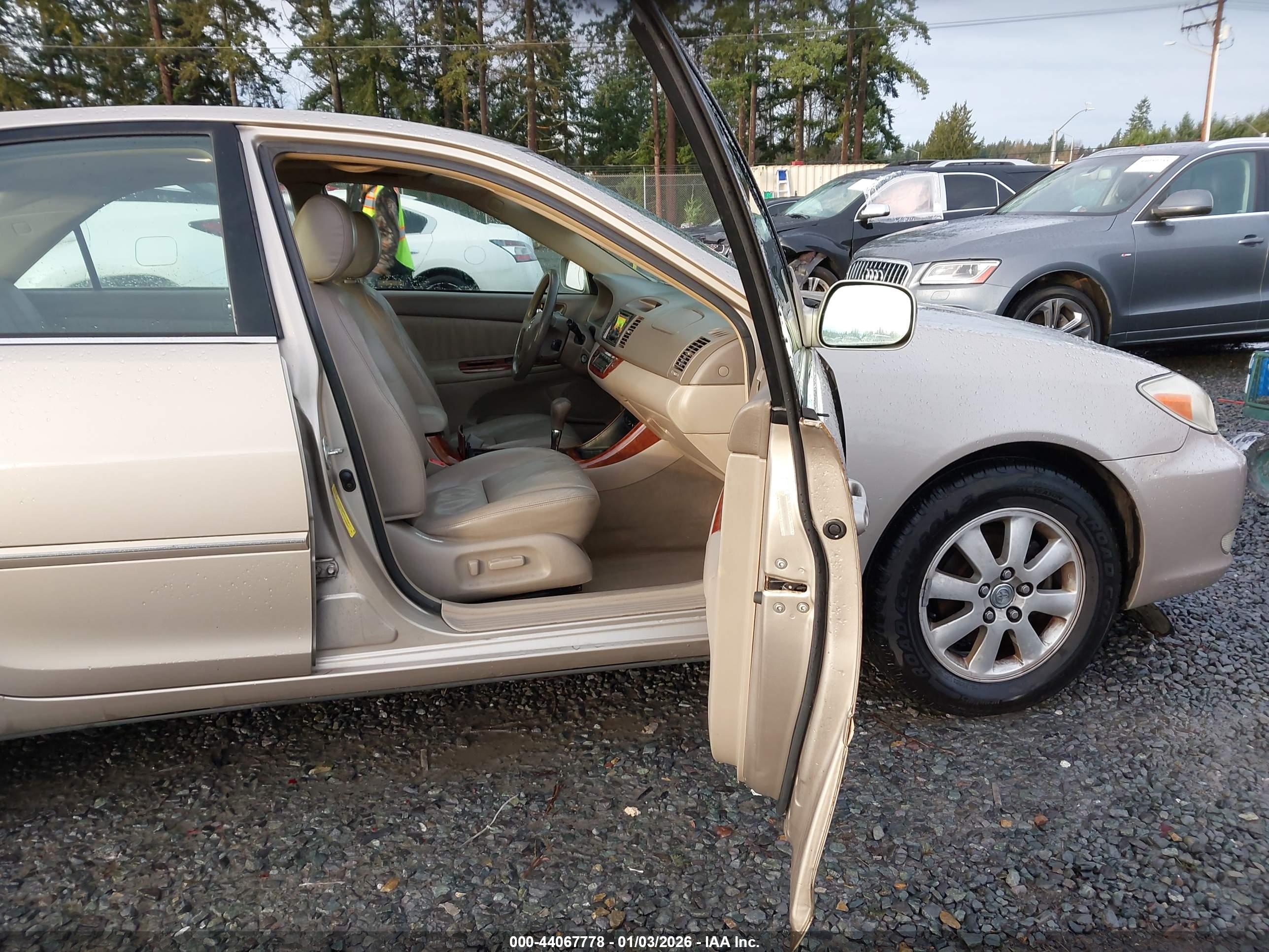 TOYOTA CAMRY image 5