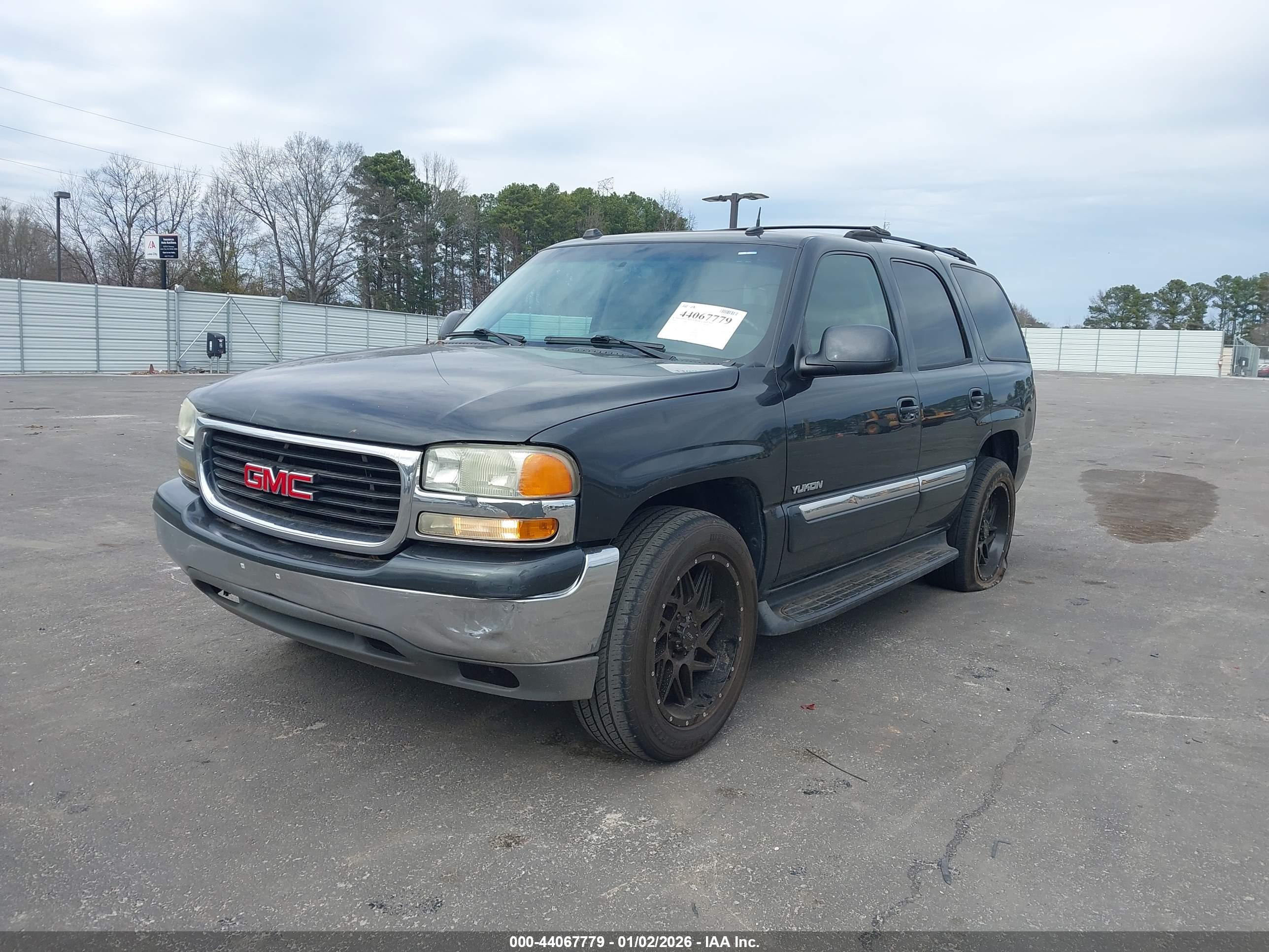 GMC YUKON image 2