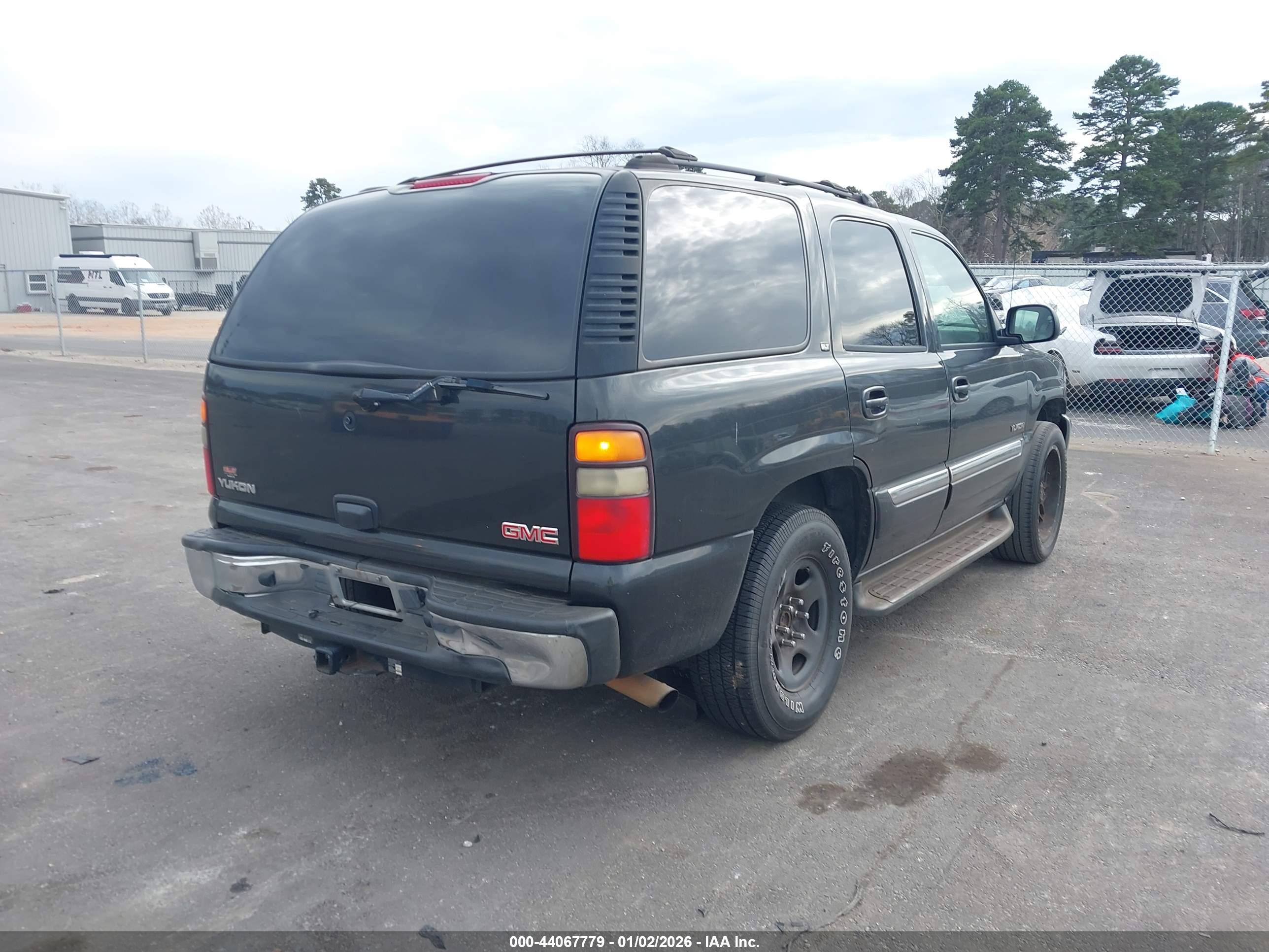 GMC YUKON image 4