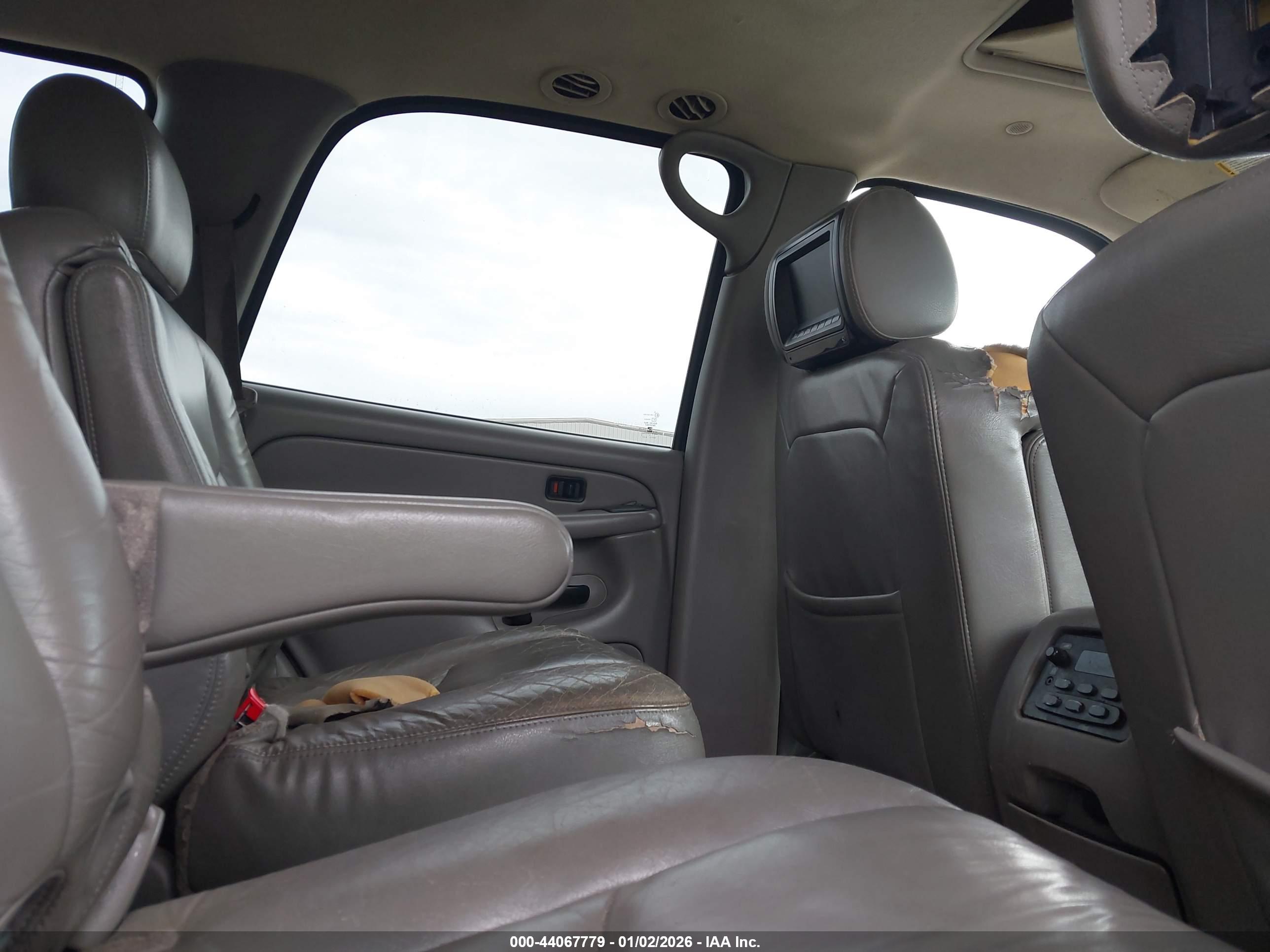 GMC YUKON image 8
