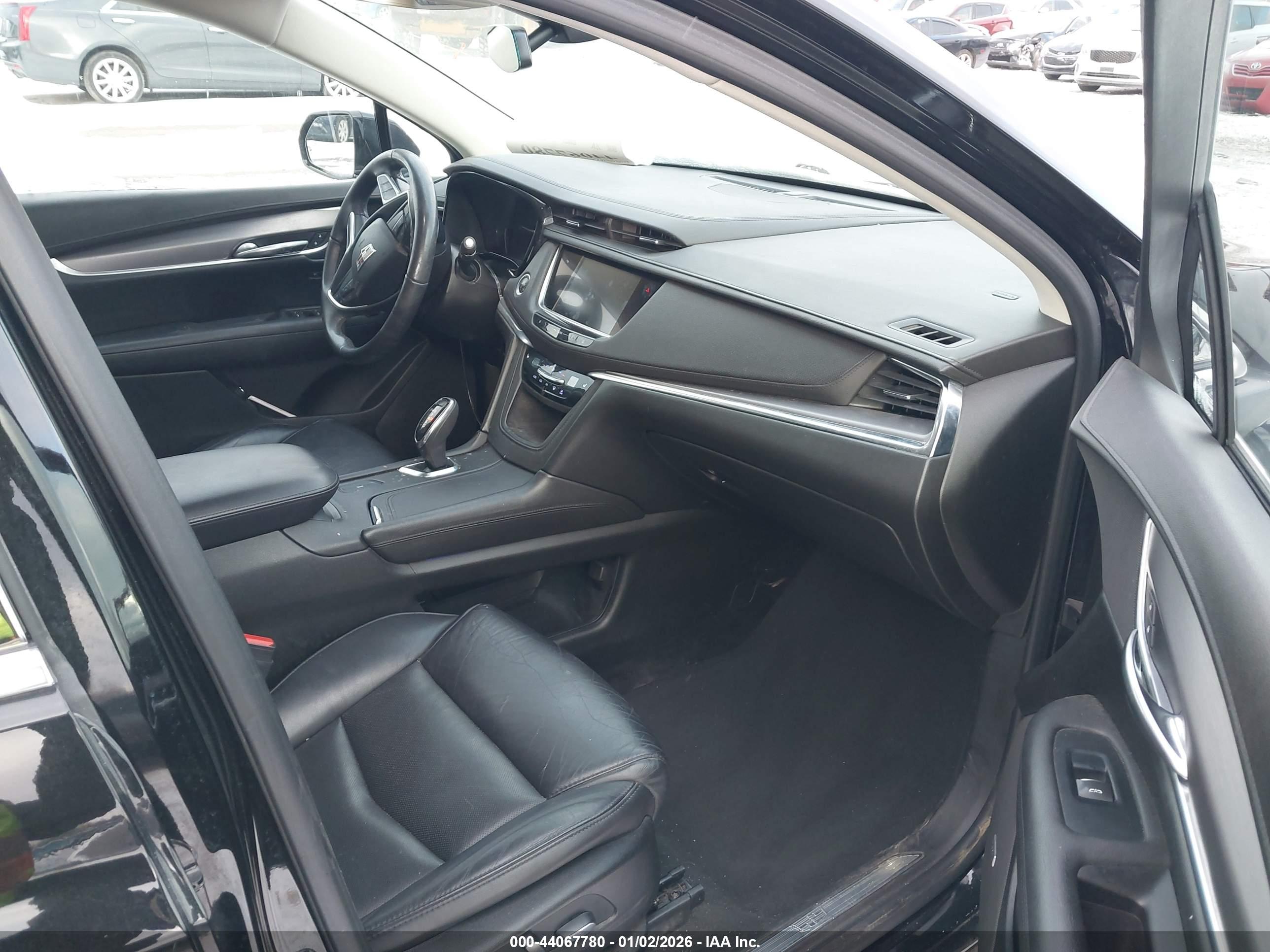 CADILLAC XT5 image 5