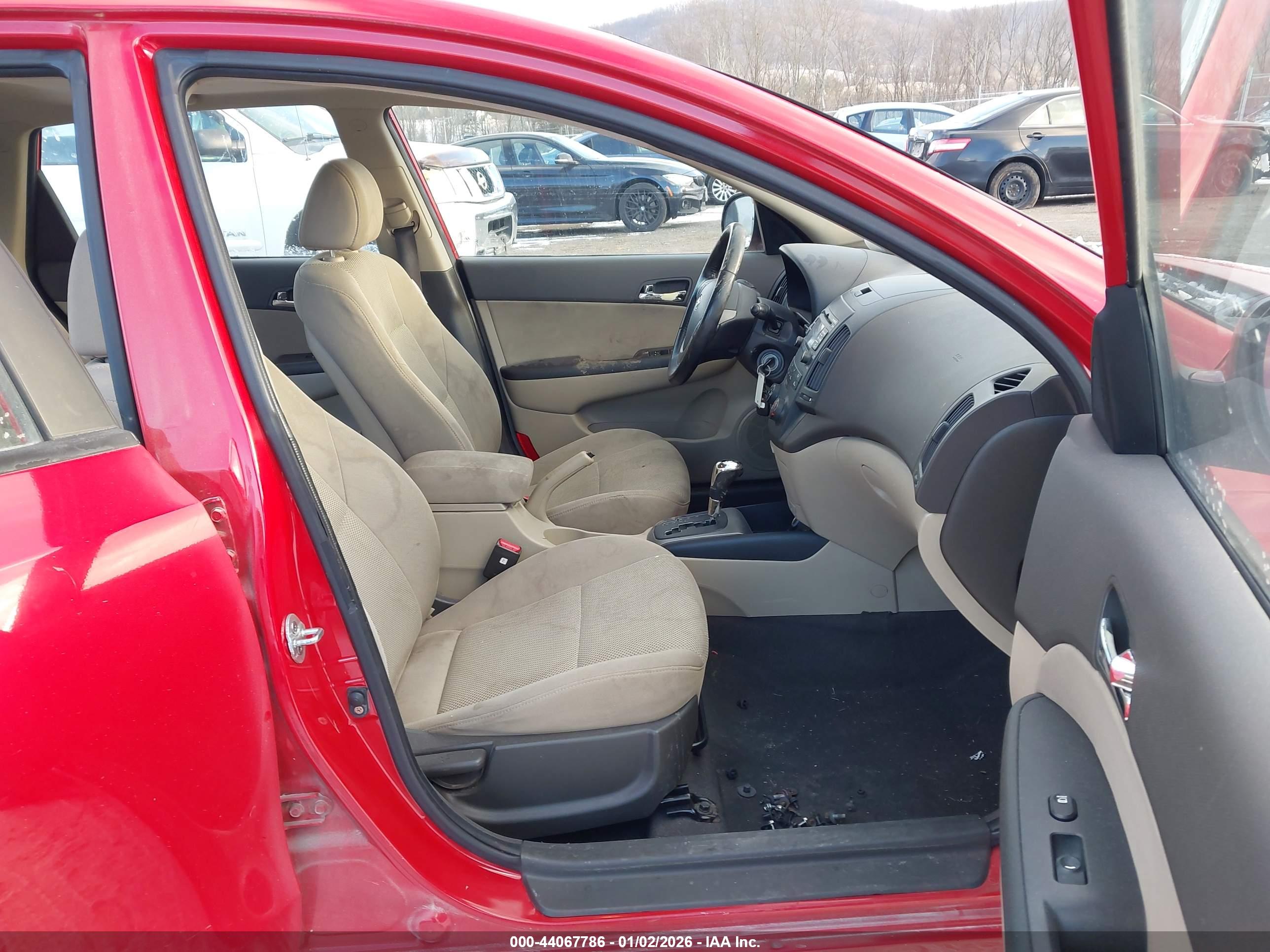 HYUNDAI ELANTRA image 5