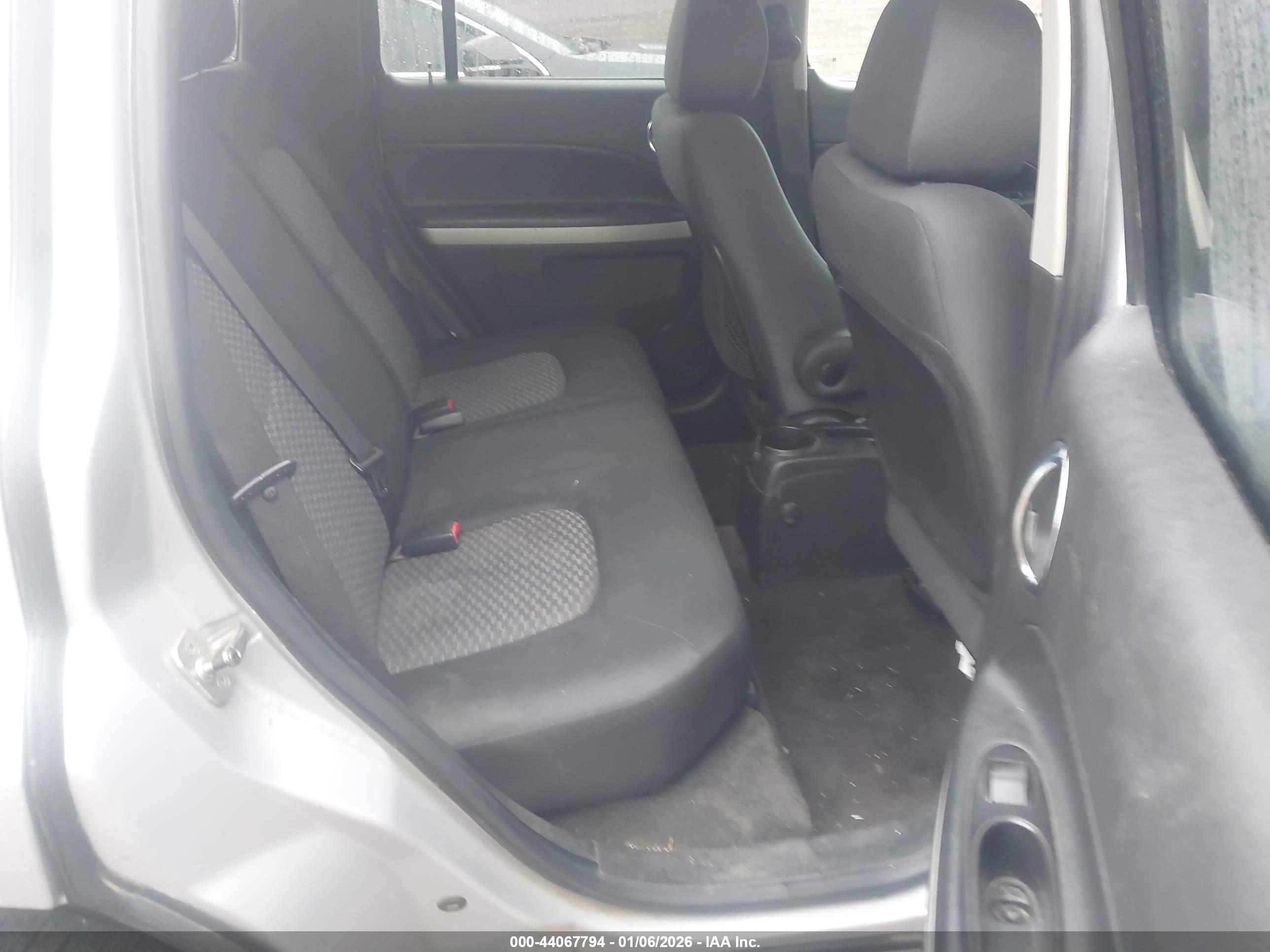 CHEVROLET HHR image 8