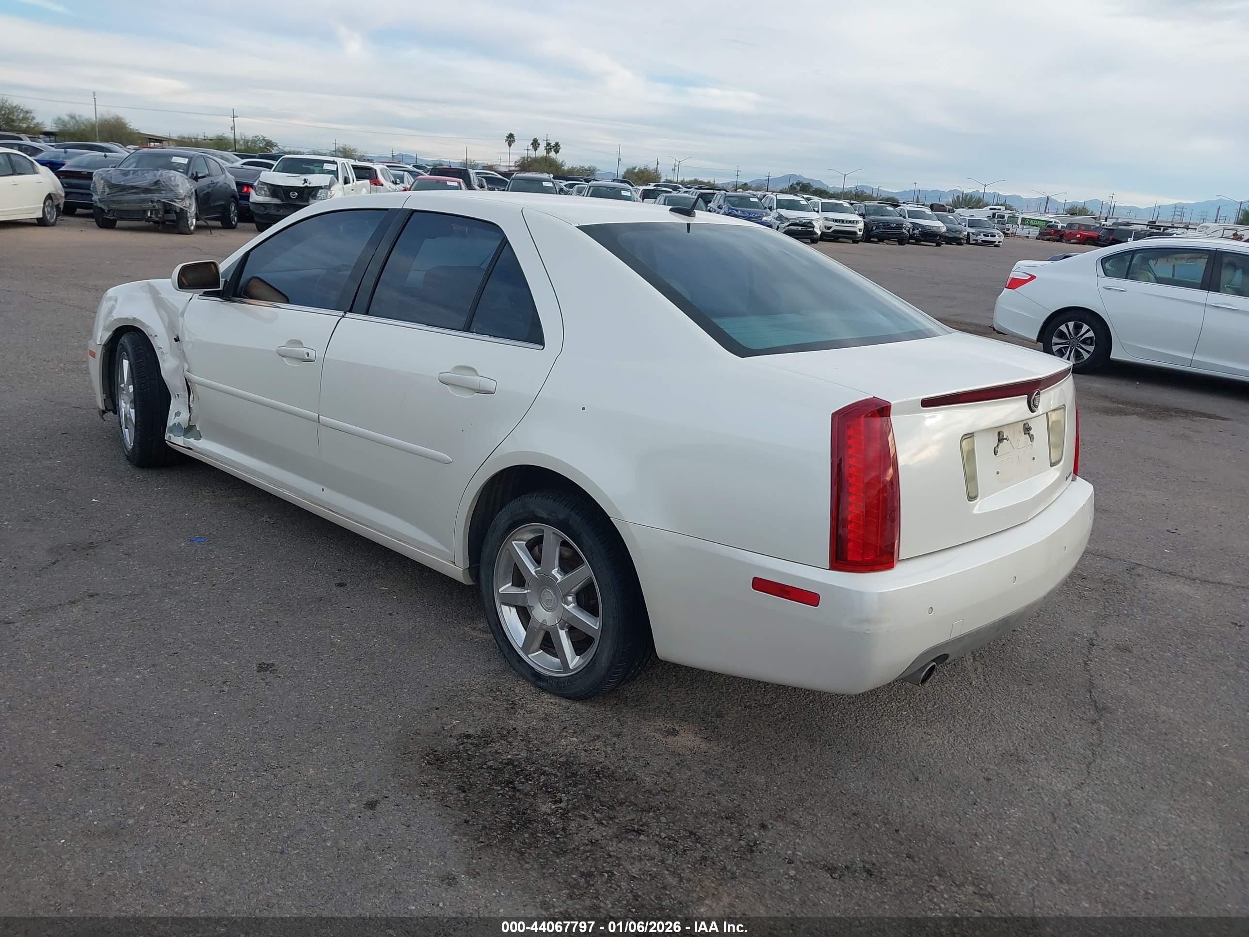 CADILLAC STS image 3
