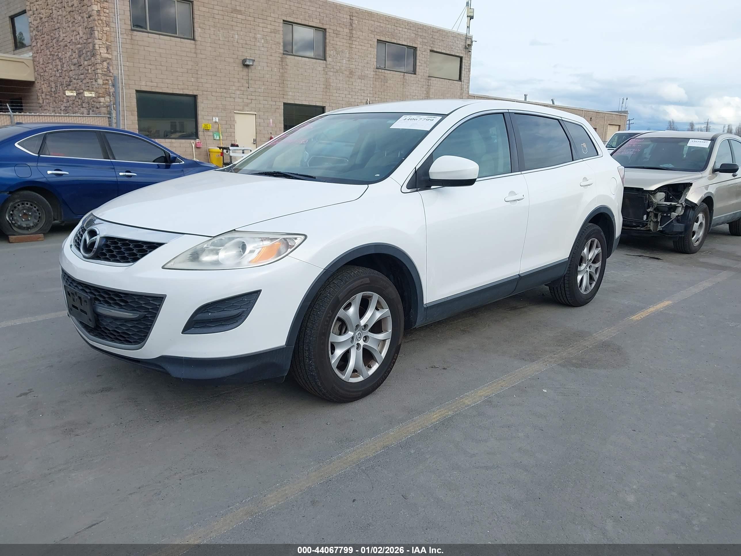 MAZDA CX-9 image 2
