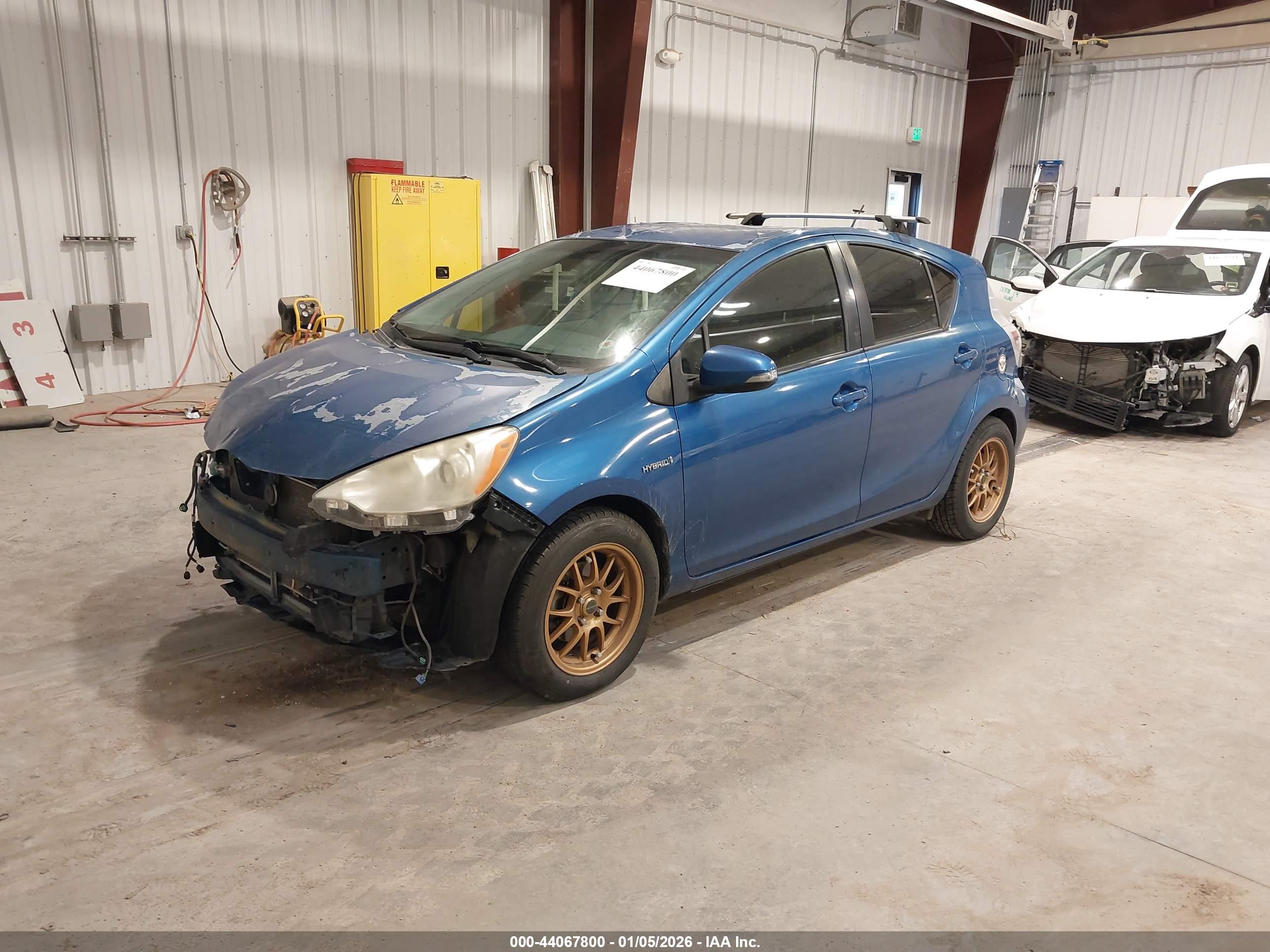 TOYOTA PRIUS image 2