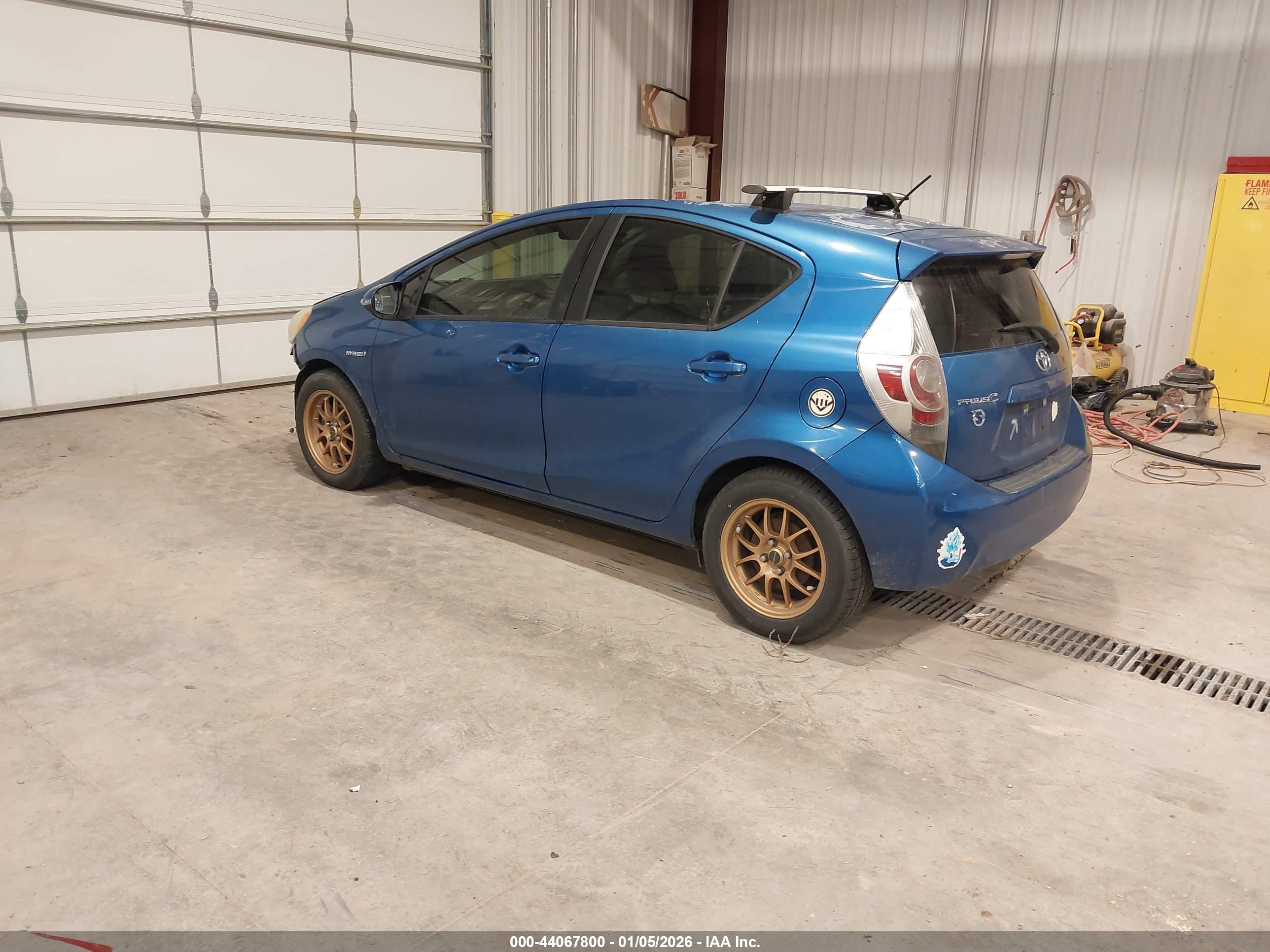 TOYOTA PRIUS image 3